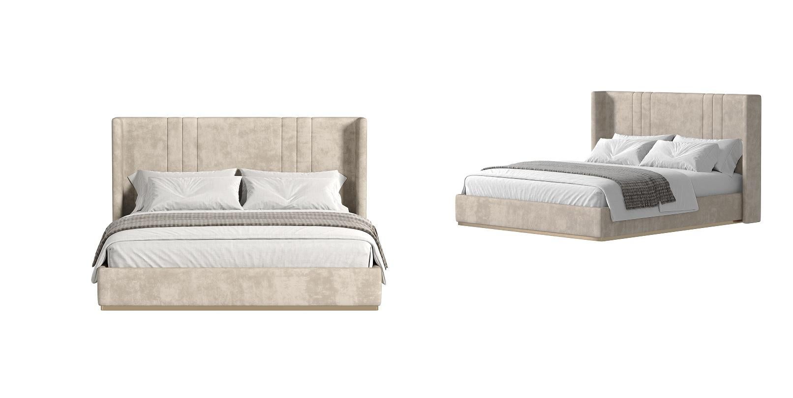 Modern Contemporary King-Size Leather Bed With Detailed Headboard Stitching For Sale