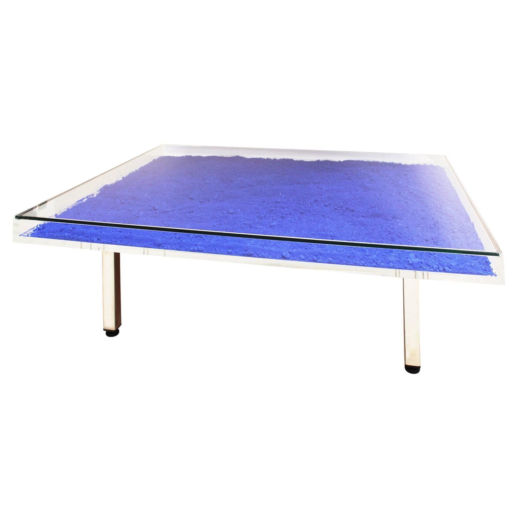 Table basse carrée française contemporaine bleue Mod Klein d'Yves Klein 