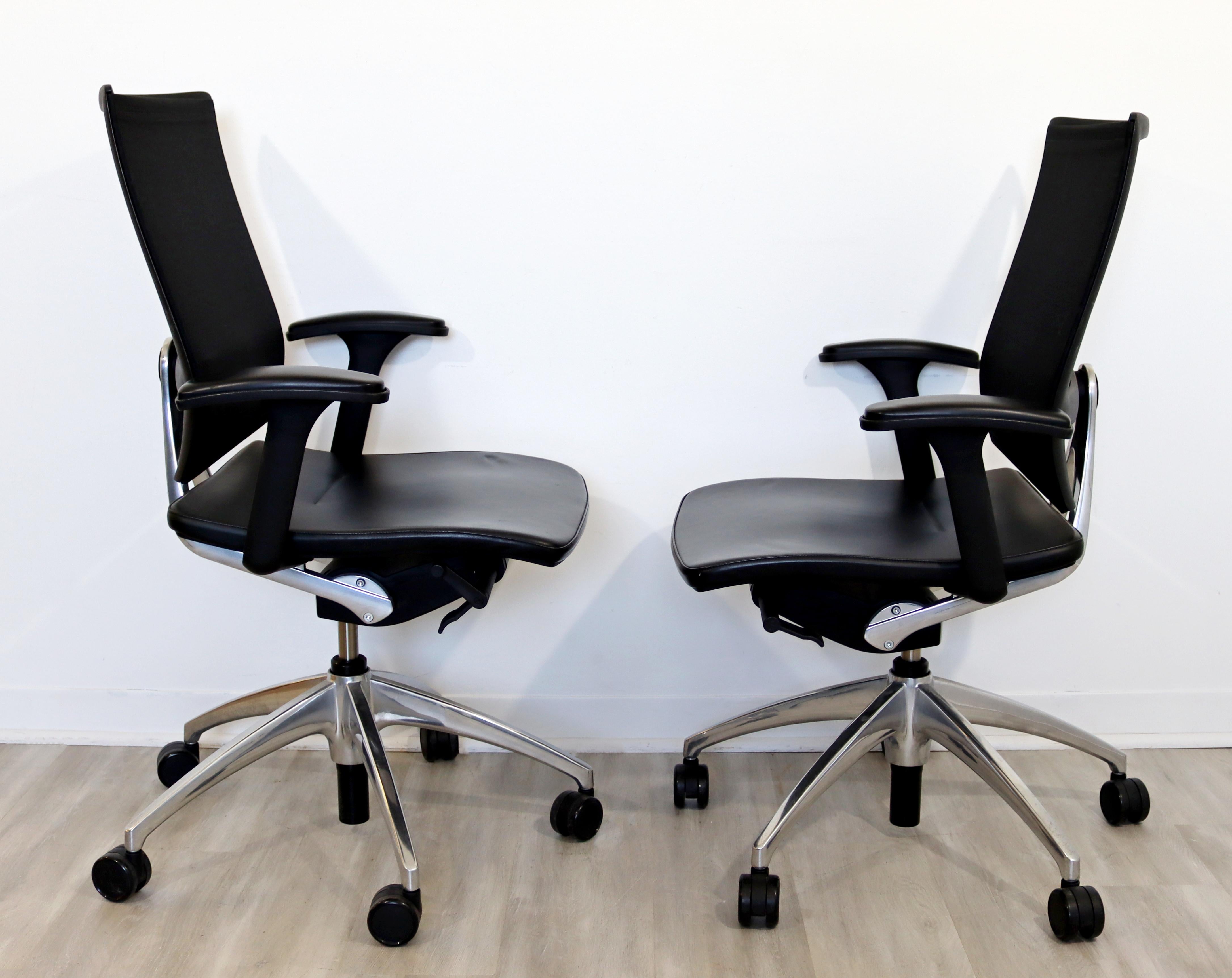 Contemporary Knoll Pair Black & Chrome Rolling Swivel Adjustable Office Chairs In Good Condition In Keego Harbor, MI