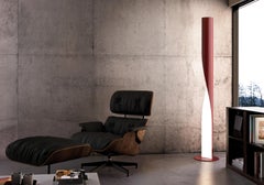 Kundalini Aquilialberg lampadaire contemporain Evita à gradation en acier rouge