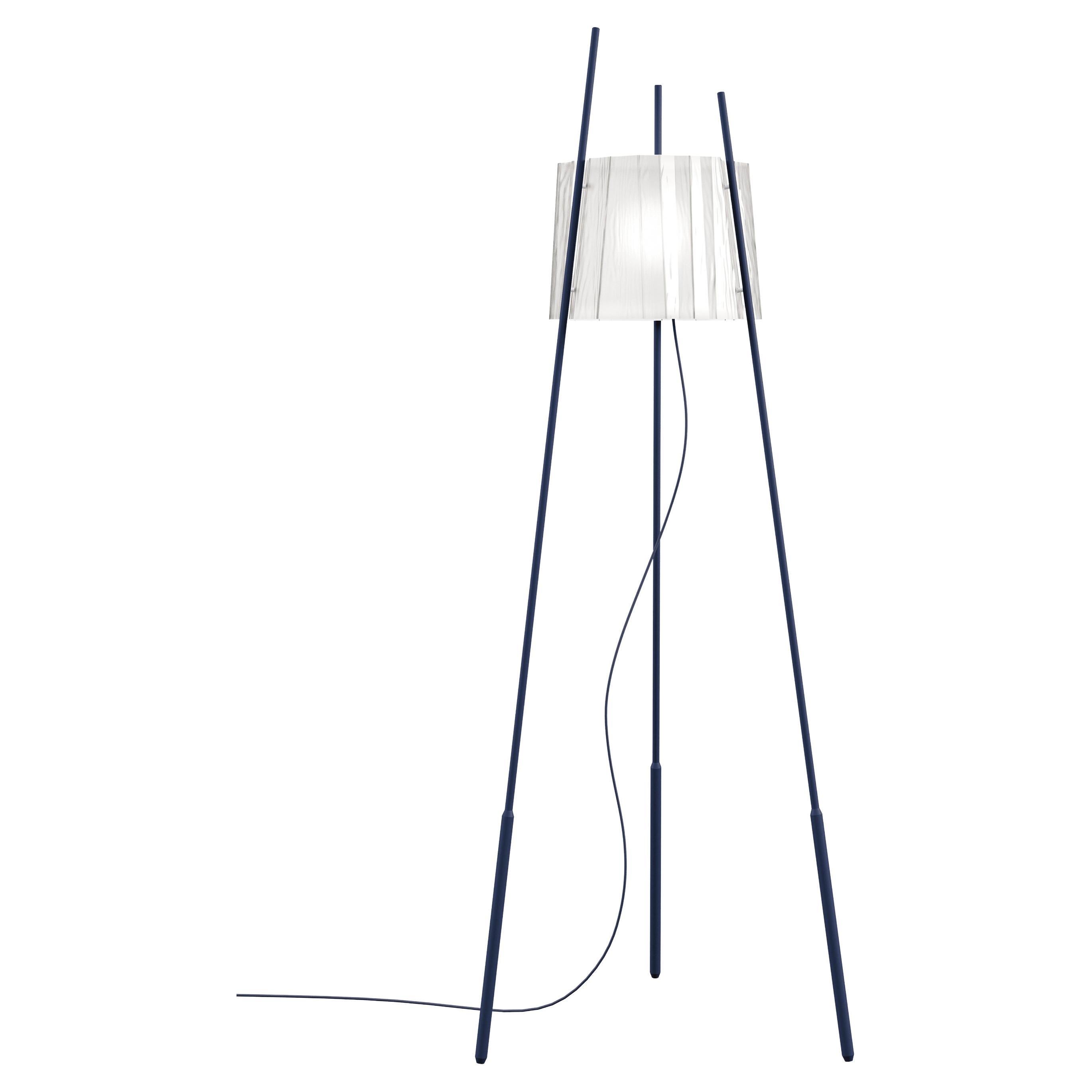 Zeitgenössische Kundalini Sadler Tyla Stehlampe mit drei Beinen aus blauem Glas