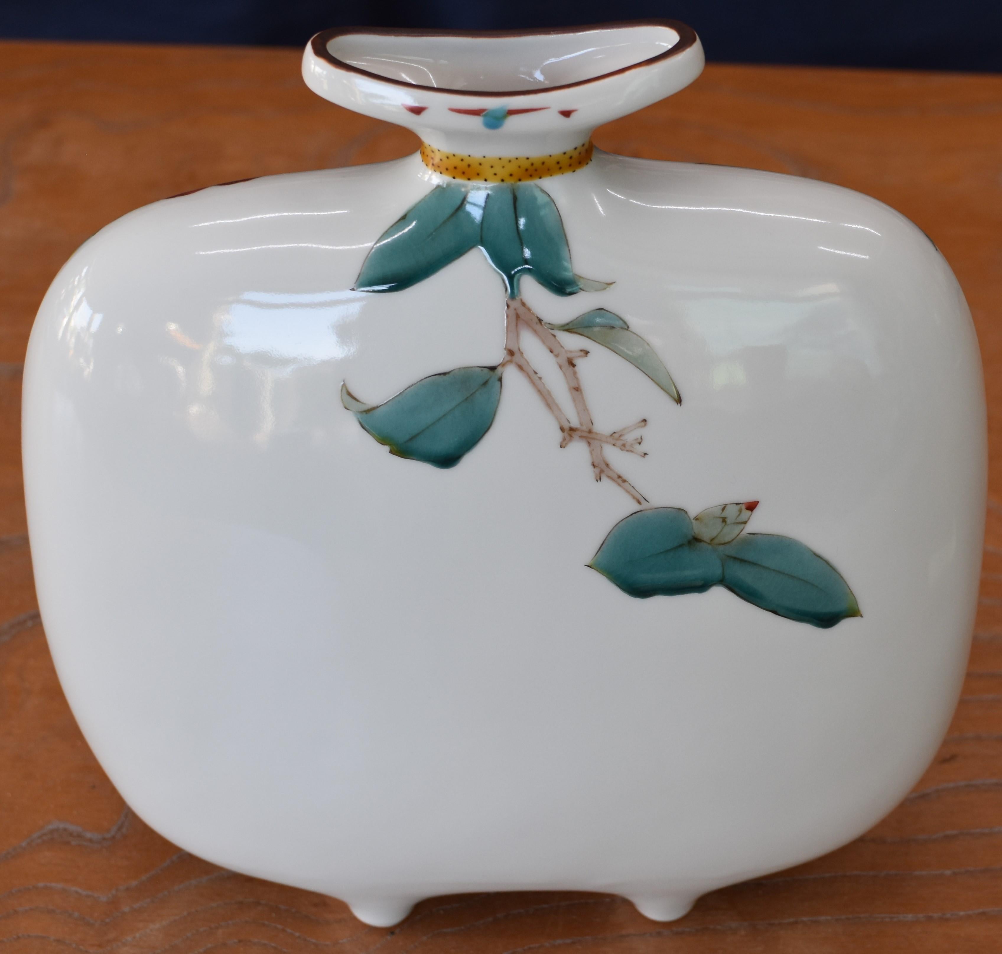 Hand-Painted Contemporary Kutani Decorative Porcelain Vase by Japanese Master Artist