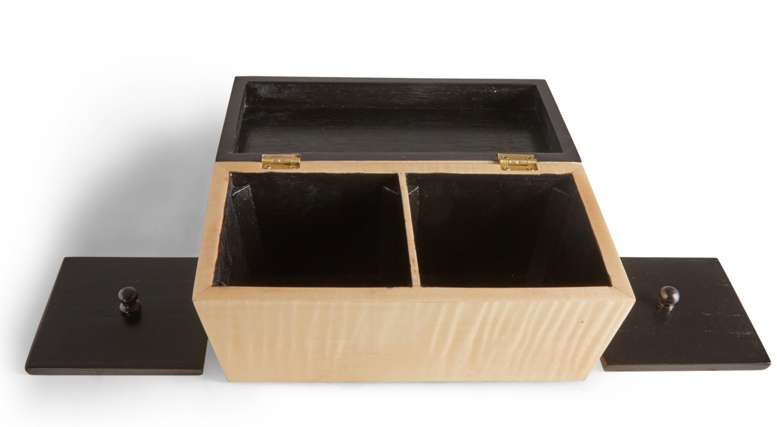 Zeitgenössische rechteckige dekorative Schachtel aus lackiertem blondem Ahornholz im Angebot 6
