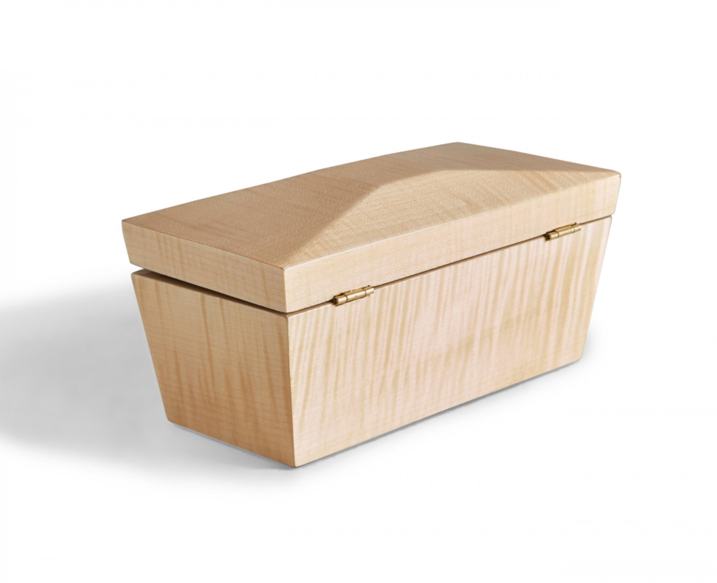 Zeitgenössische rechteckige dekorative Schachtel aus lackiertem blondem Ahornholz im Zustand „Gut“ im Angebot in New York, NY