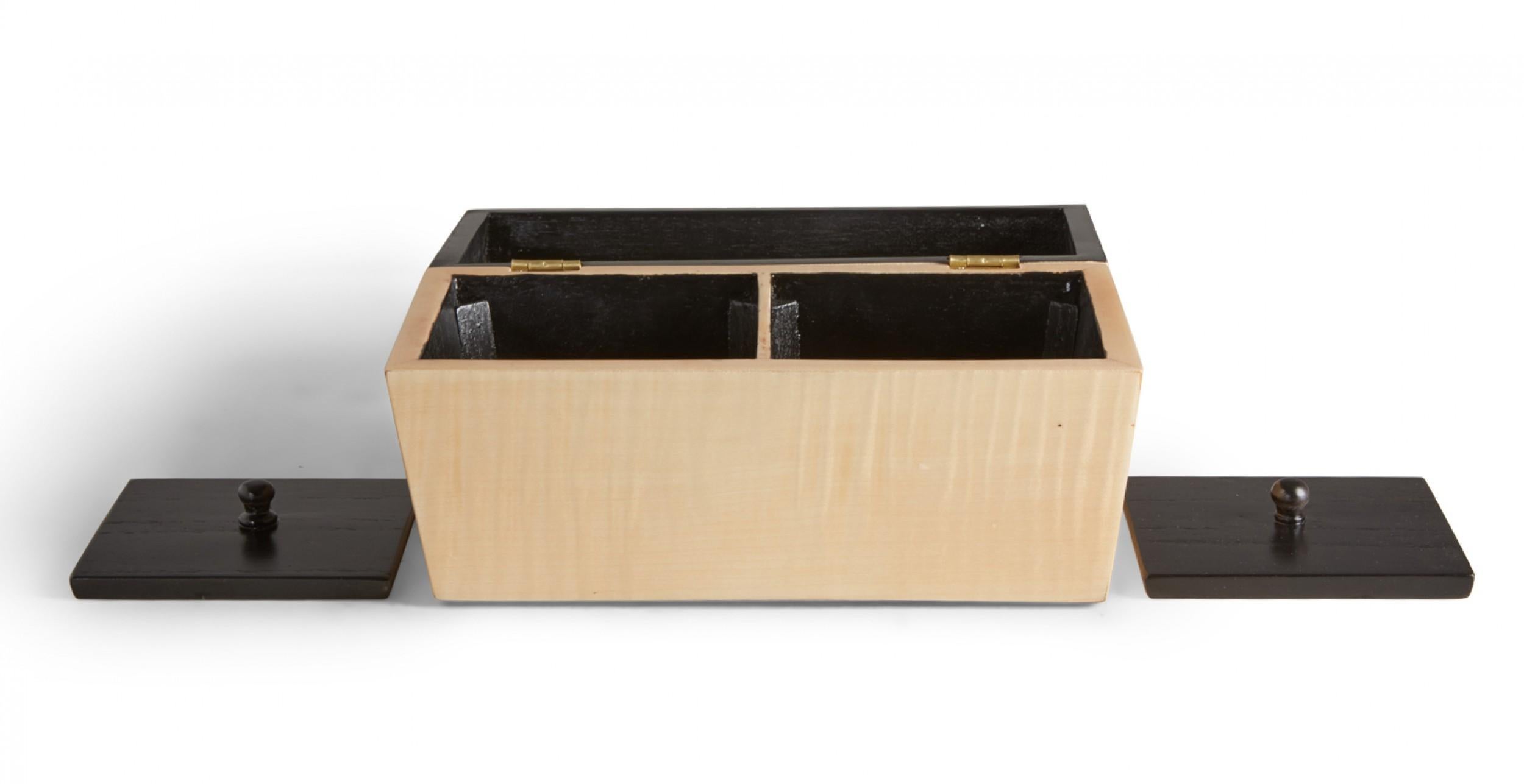 Zeitgenössische rechteckige dekorative Schachtel aus lackiertem blondem Ahornholz im Angebot 4