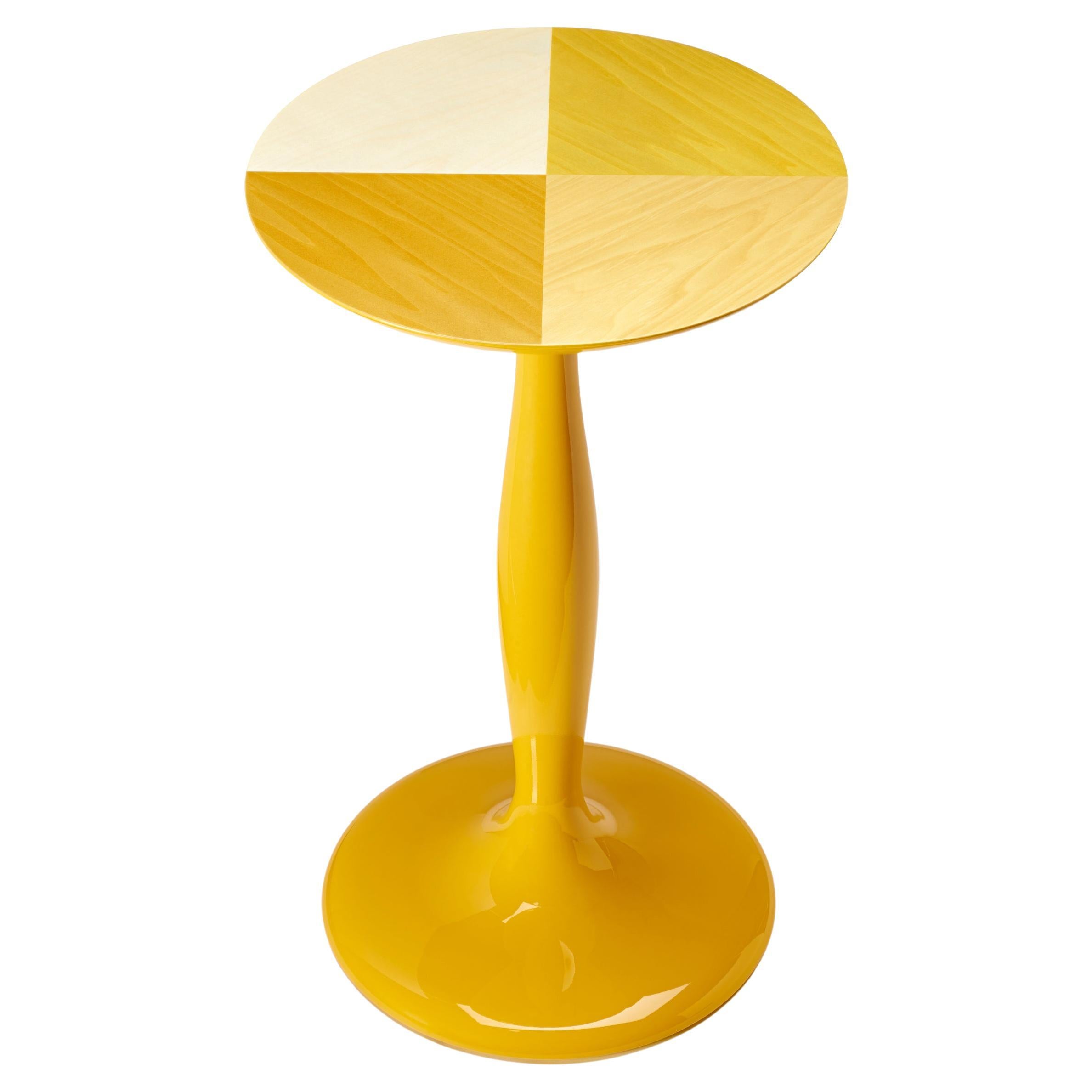 Guéridon laqué contemporain, table de chevet avec plateau en marqueterie par Studio Catoir