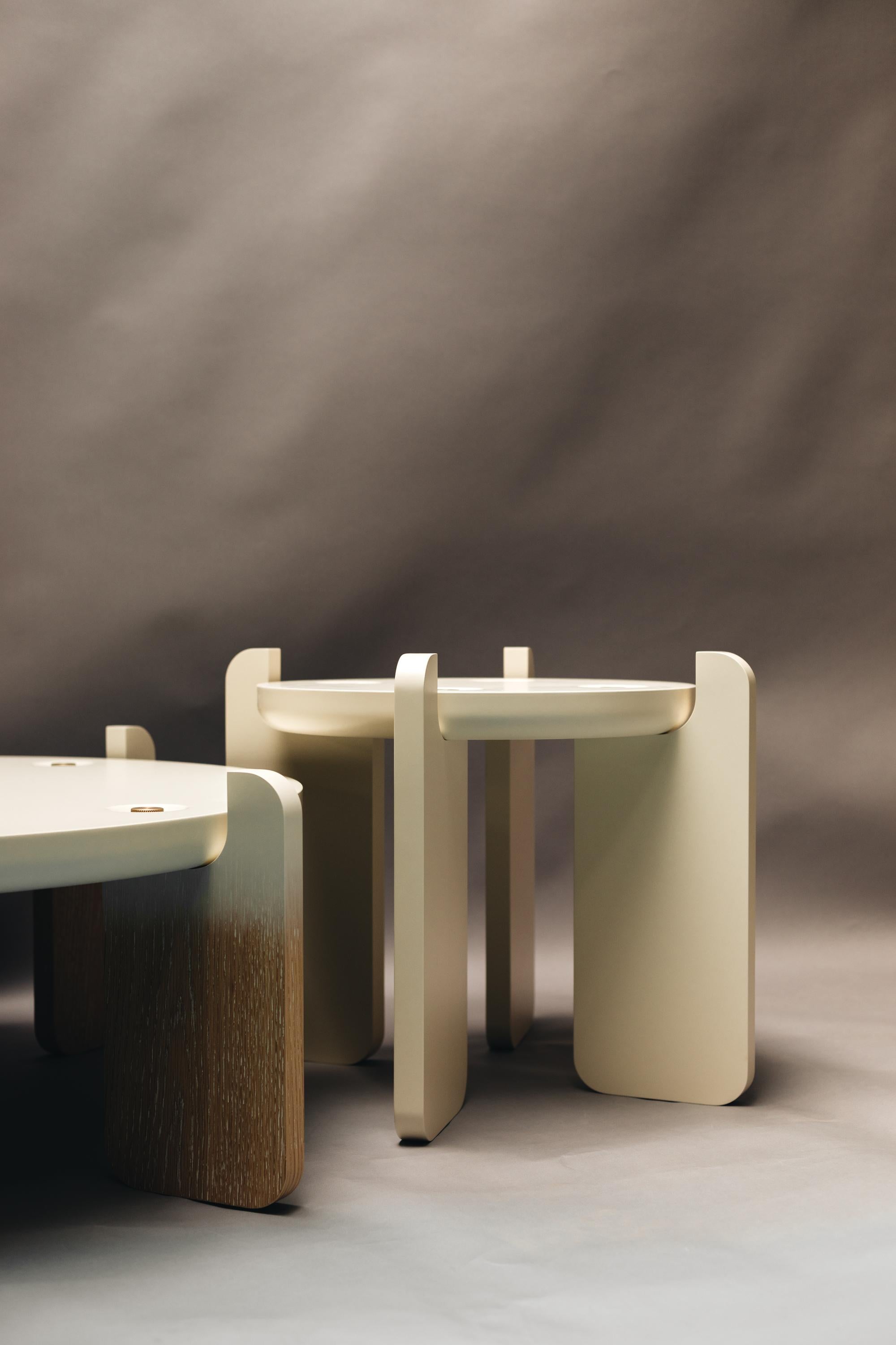 Portugais Table d'appoint laquée contemporaine en vente