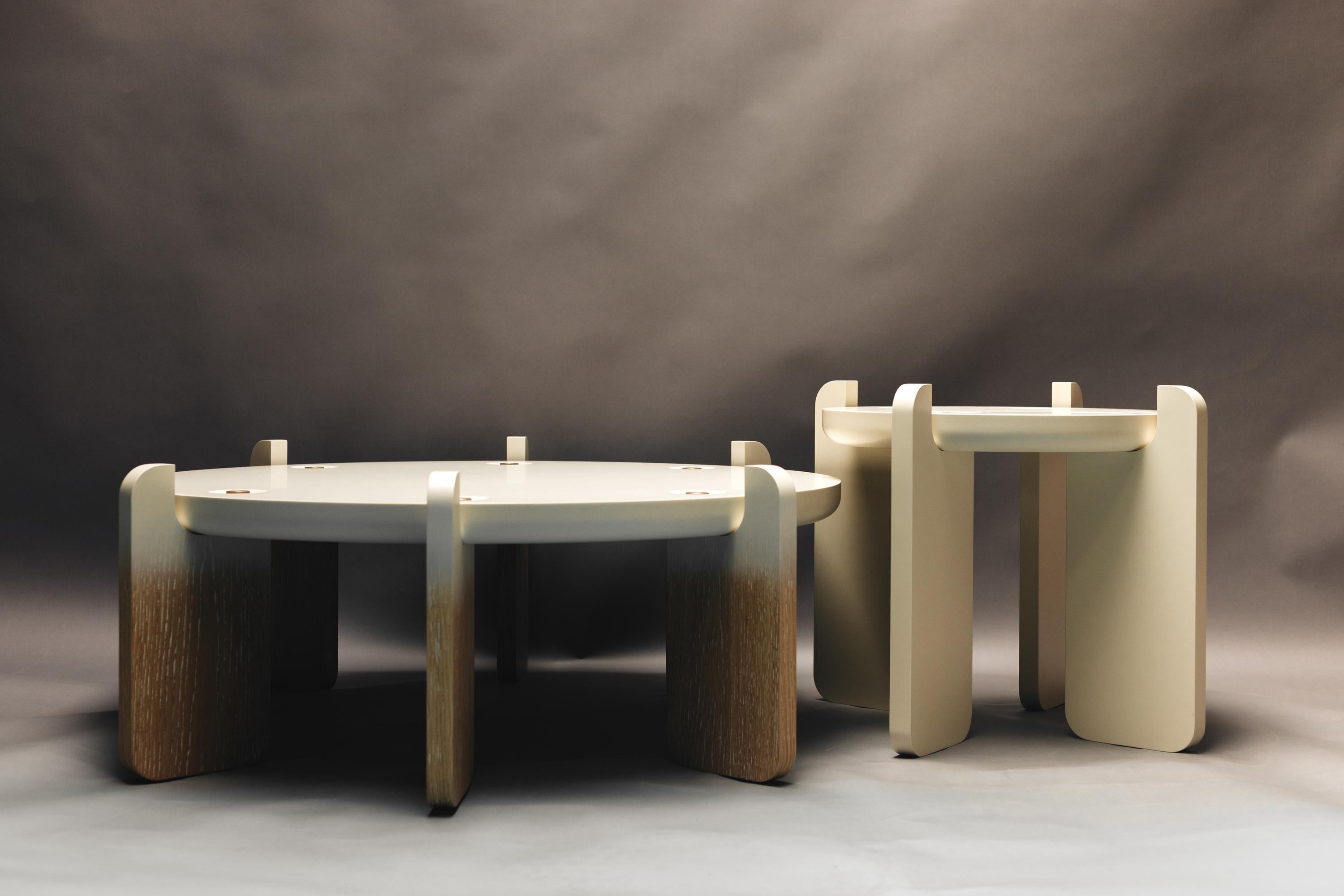 Fait main Table d'appoint laquée contemporaine en vente