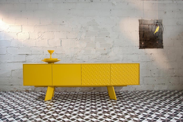 Contemporary Lacquered Sideboard in Gold Yellow In New Condition For Sale In New York, NY