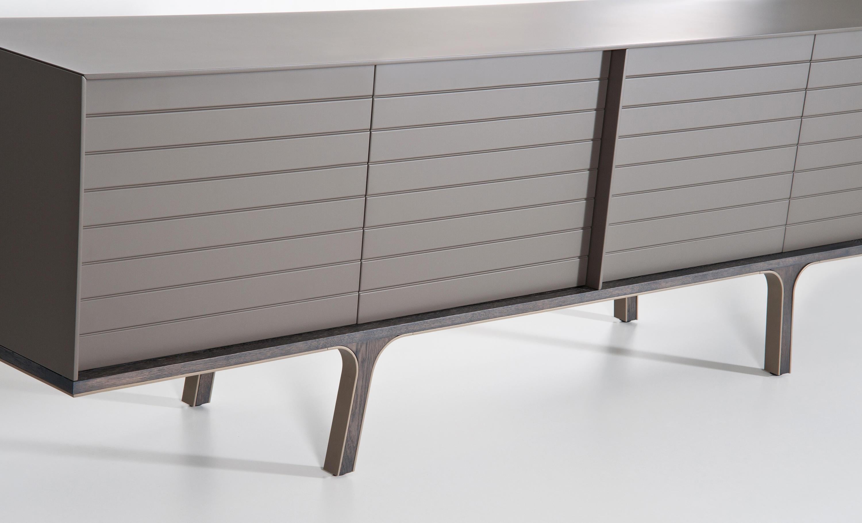 Buffet personnalisable en bois de rose et laque rouge cerise Neuf - En vente à NEW YORK, NY