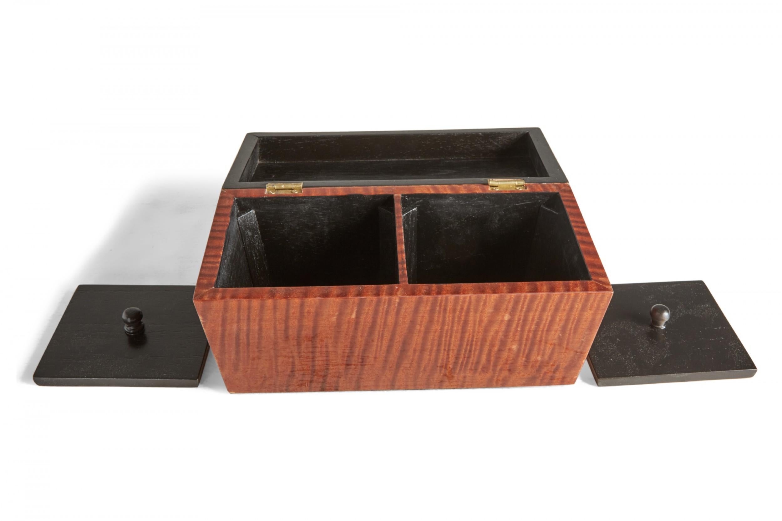 Boîte décorative rectangulaire contemporaine laquée en érable tigré en vente 5