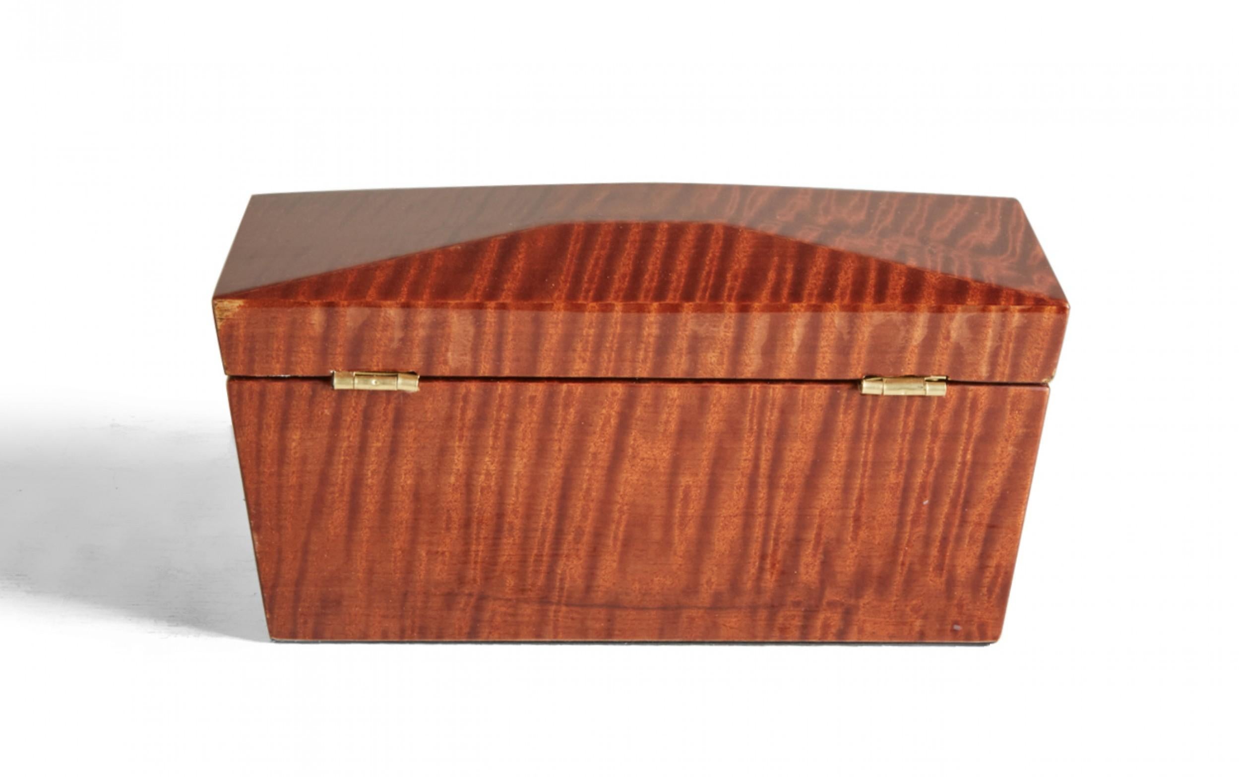 Contemporary Lacquered Tiger Maple Rectangular Decorative Box For Sale 2