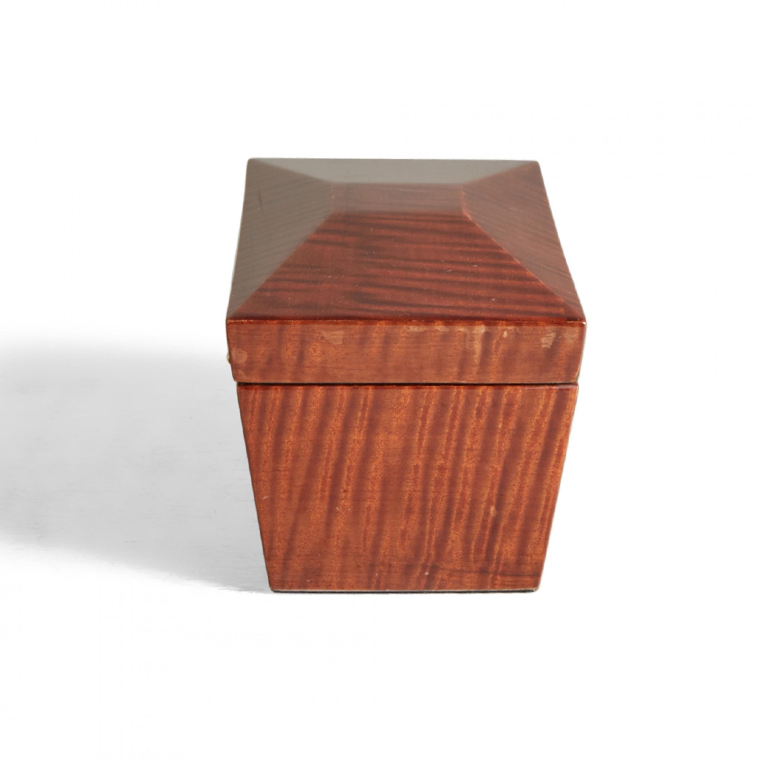 Contemporary Lacquered Tiger Maple Rectangular Decorative Box For Sale 4