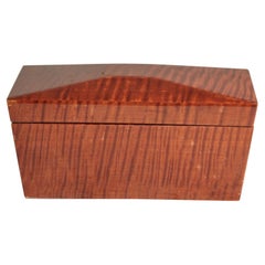 Caja Decorativa Rectangular Contemporánea de Arce Tigre Lacado