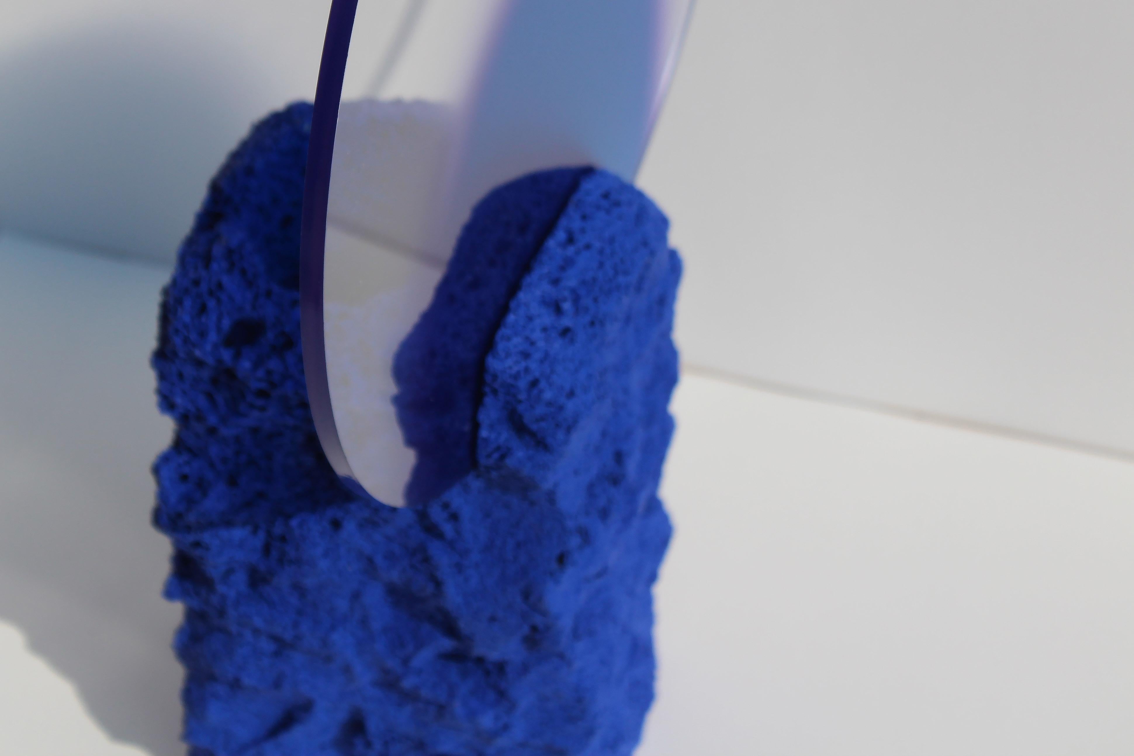 Vaso laguna contemporaneo in roccia vulcanica e vetro in vendita 8