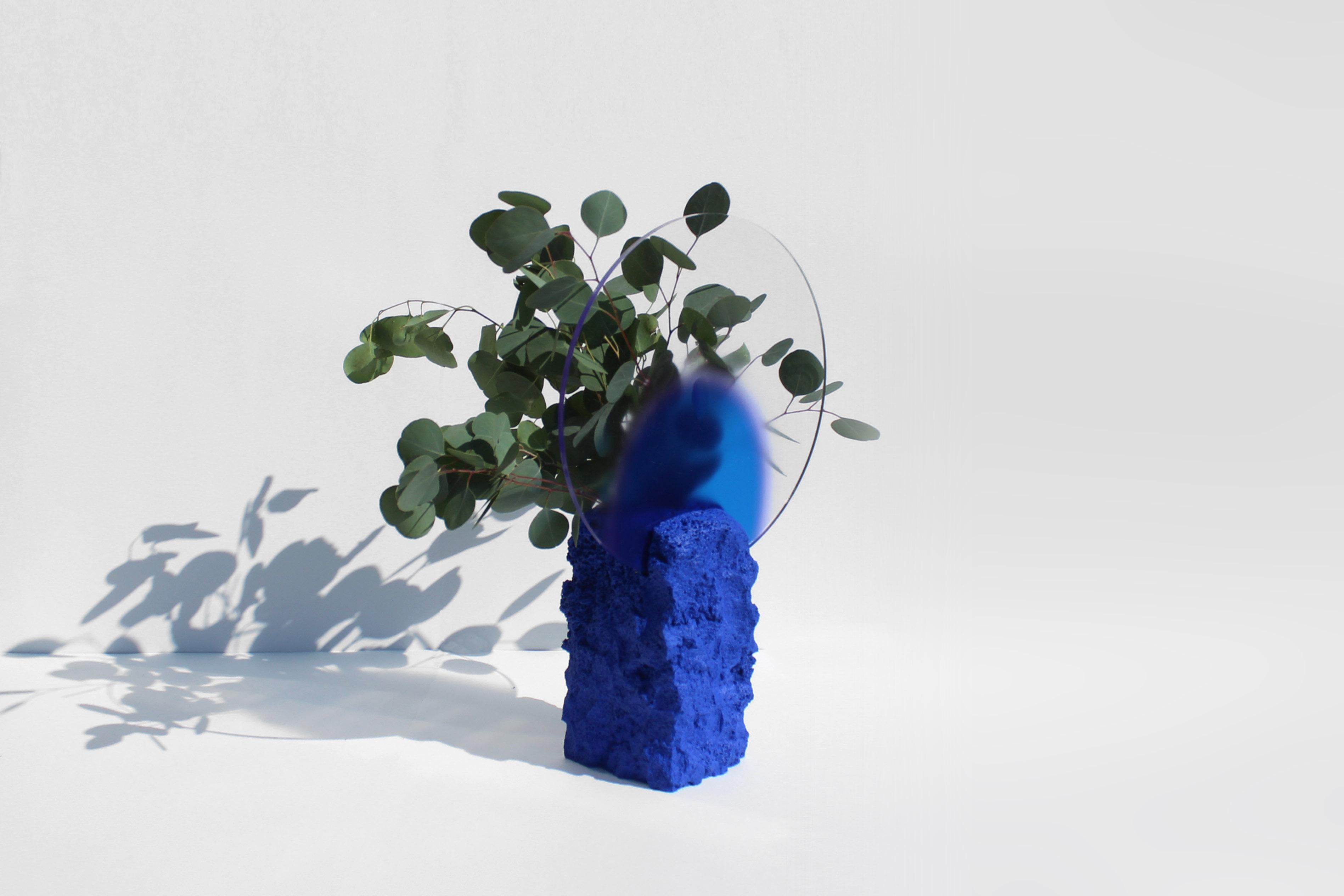 Zeitgenössische Lagoon-Vase aus Vulkangestein und Glas im Angebot 13