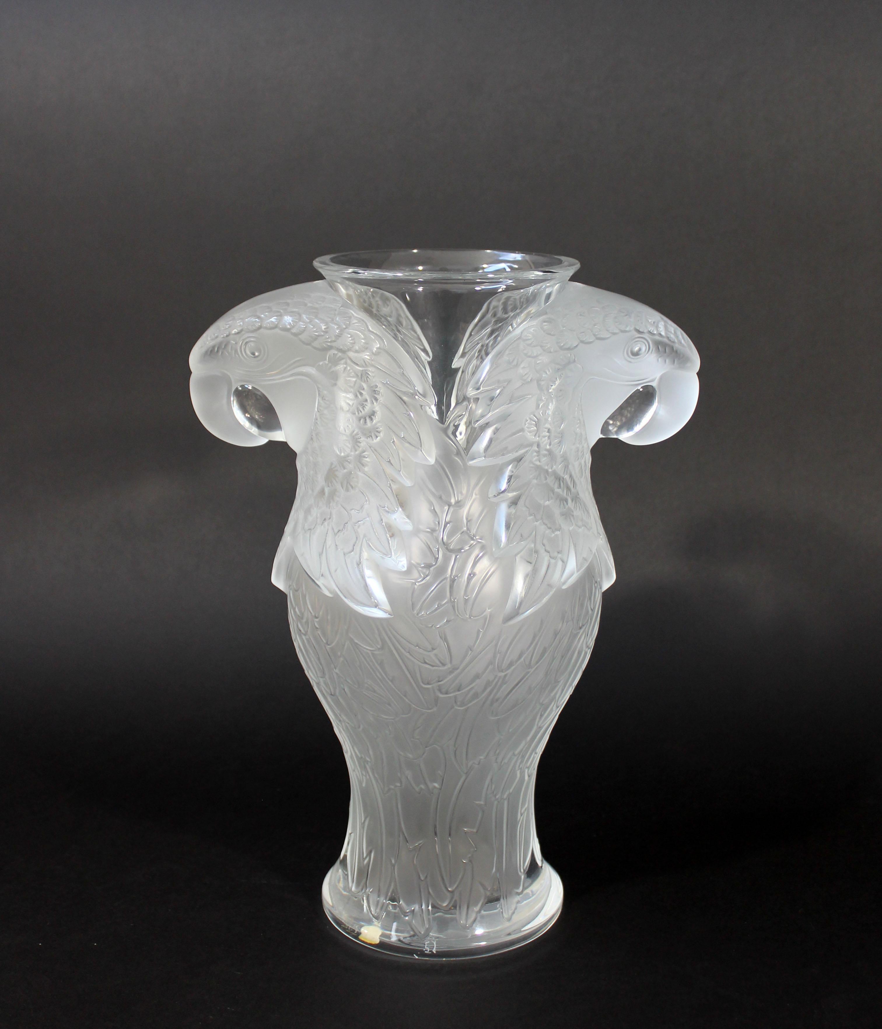 Contemporary Lalique France Crystal Glass Macao Macaw Vase Table Sculpture 1