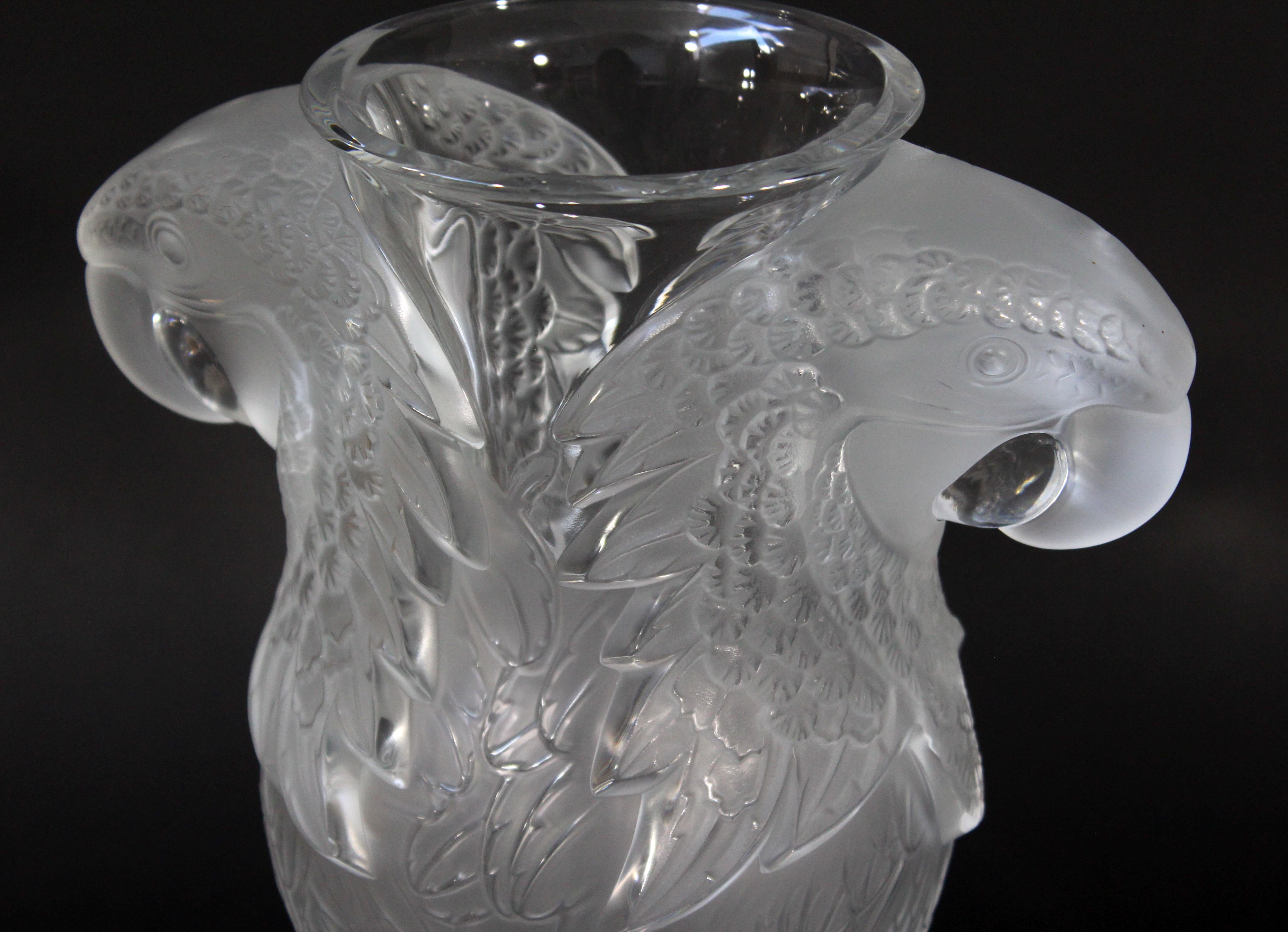Contemporary Lalique France Crystal Glass Macao Macaw Vase Table Sculpture 2
