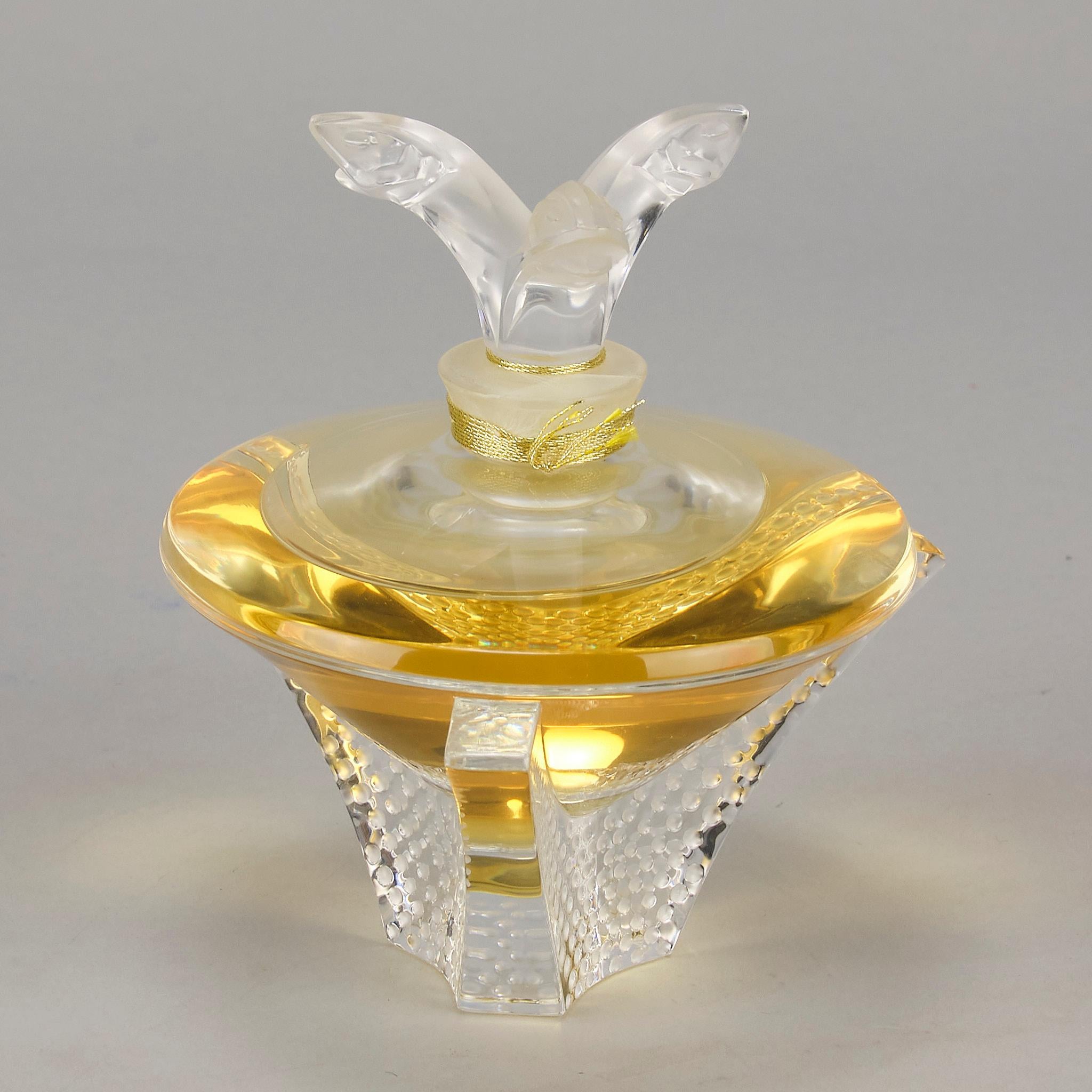 Art déco Flacon à parfum contemporain de Lalique intitulé 