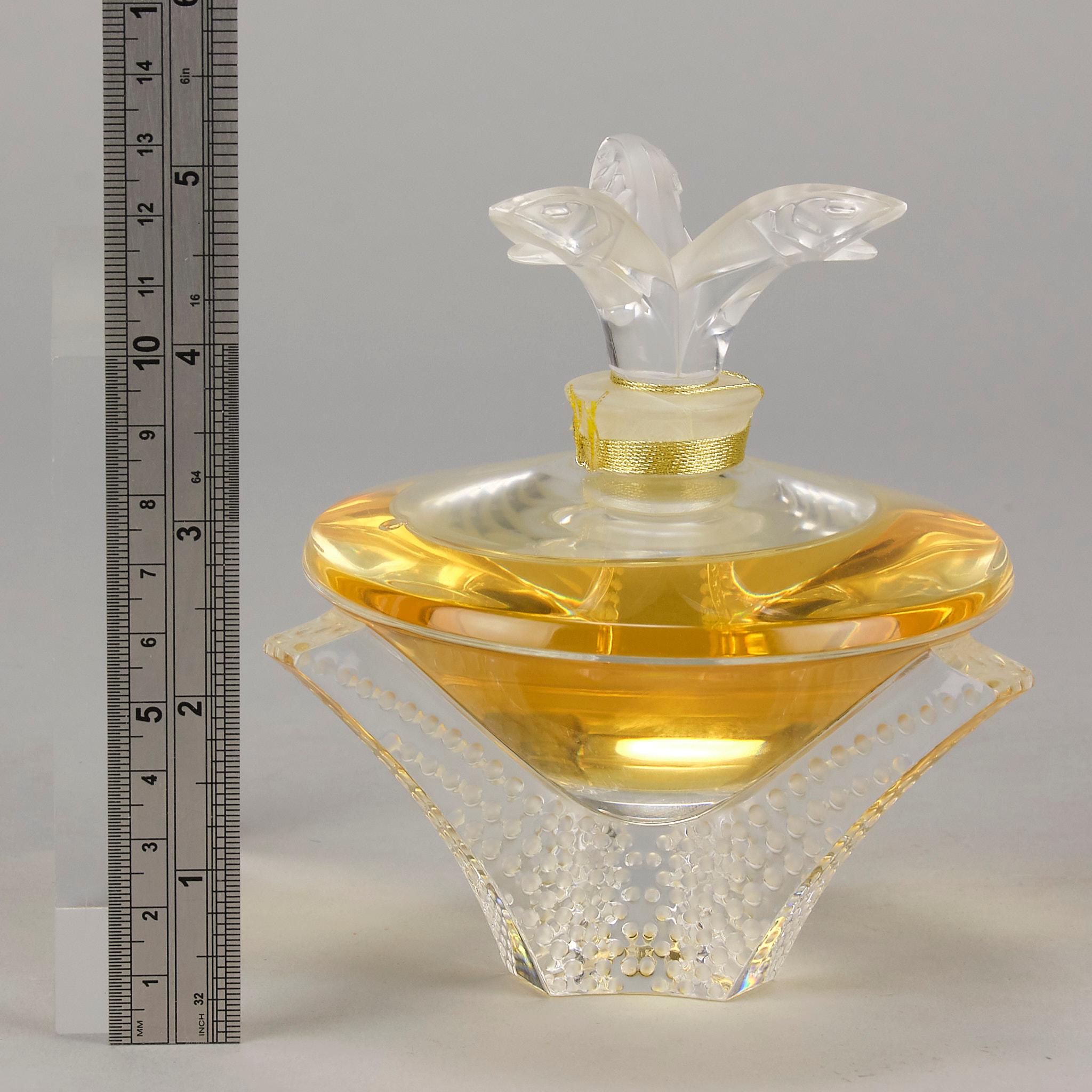 Flacon à parfum contemporain de Lalique intitulé 