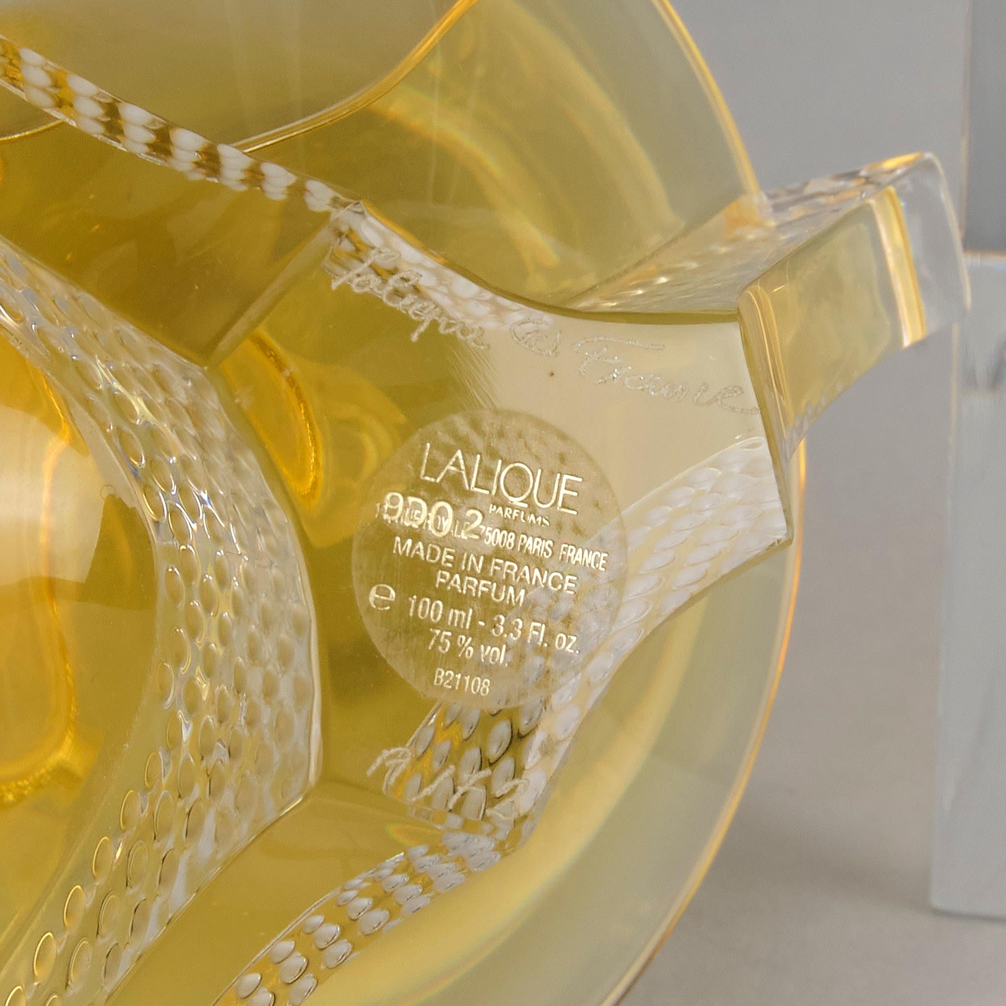 Bottiglia di profumo Lalique contemporanea intitolata 