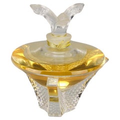 Bottiglia di profumo Lalique contemporanea intitolata "Cascade" di Marie-Claude Lalique