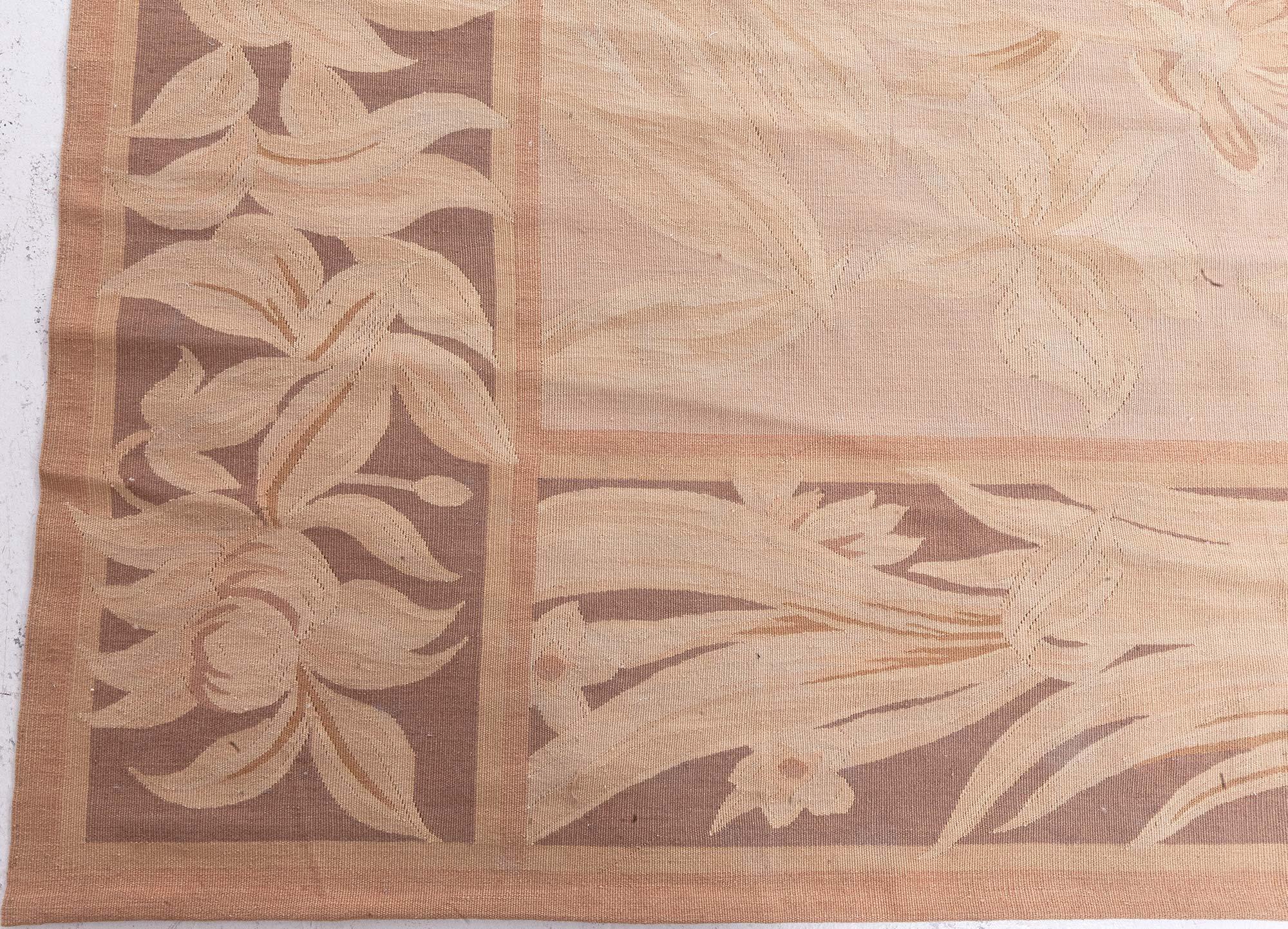 Tappeto contemporaneo di grandi dimensioni con design Aubusson in lana fatta a mano di Doris Leslie Blau In condizioni Nuovo in vendita a New York, NY