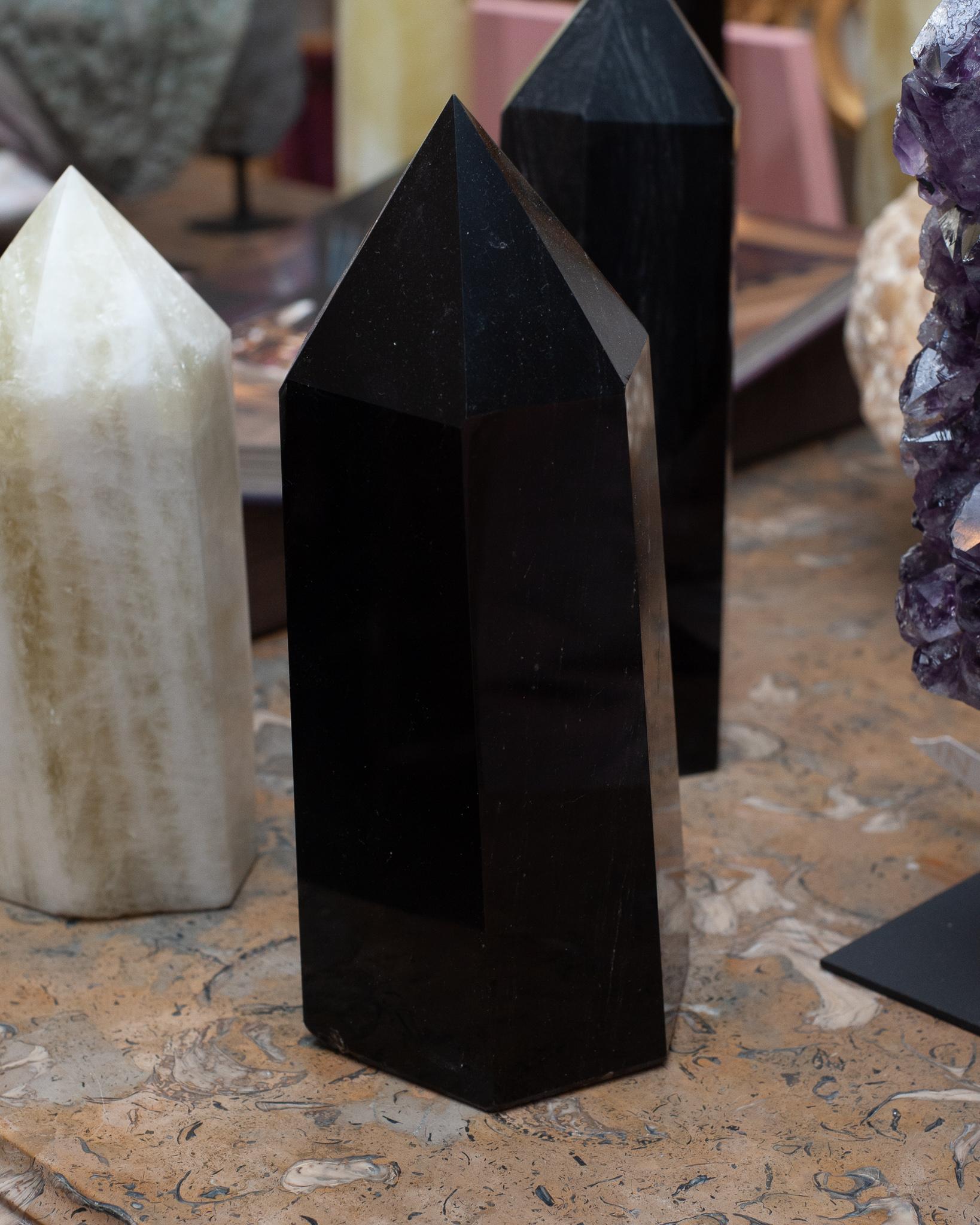 Contemporary Large Black Obsidian Obelisk / Crystal Point In New Condition For Sale In Toronto, ON