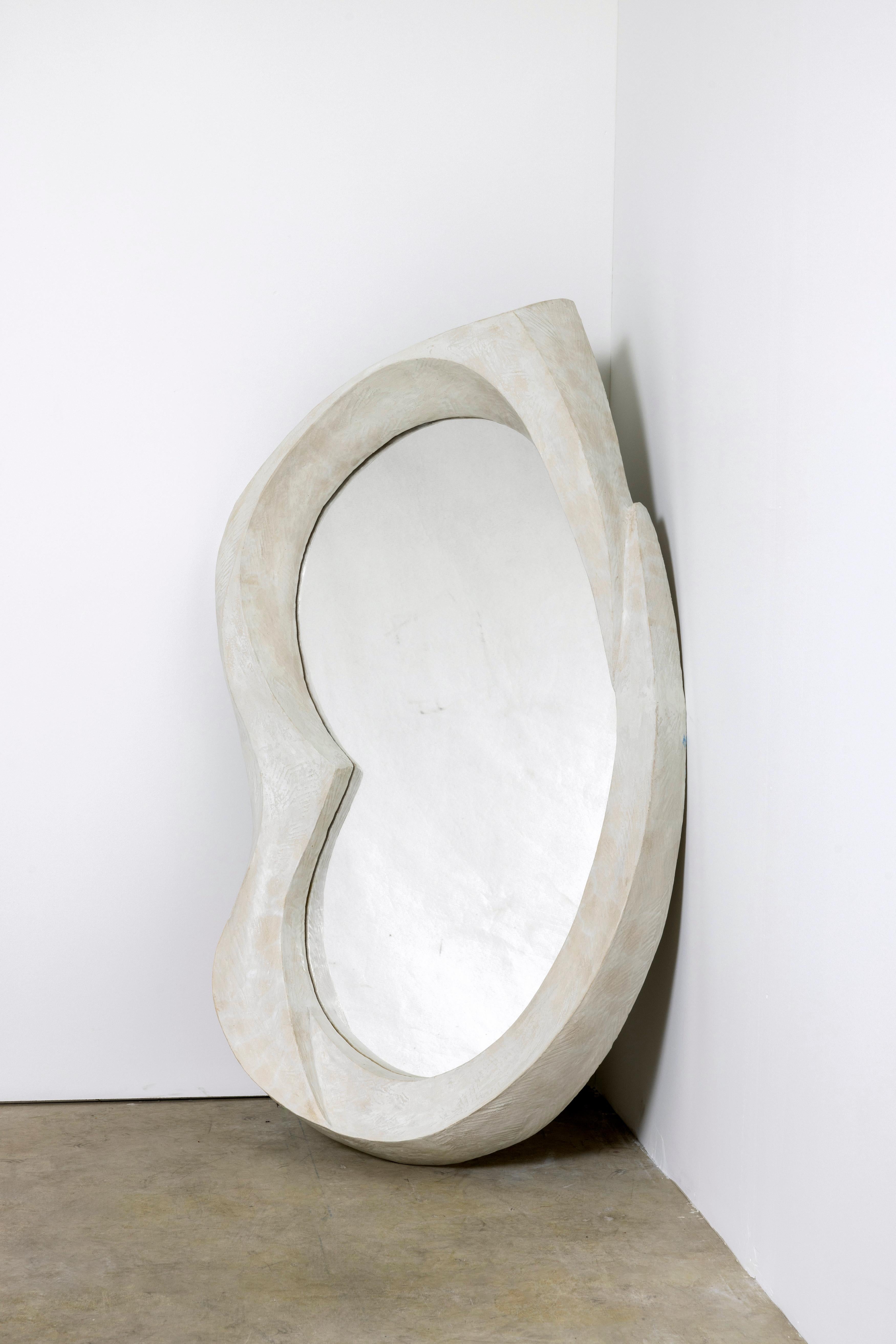 Organique Grand miroir contemporain en céramique par Natasha Dakhli en vente