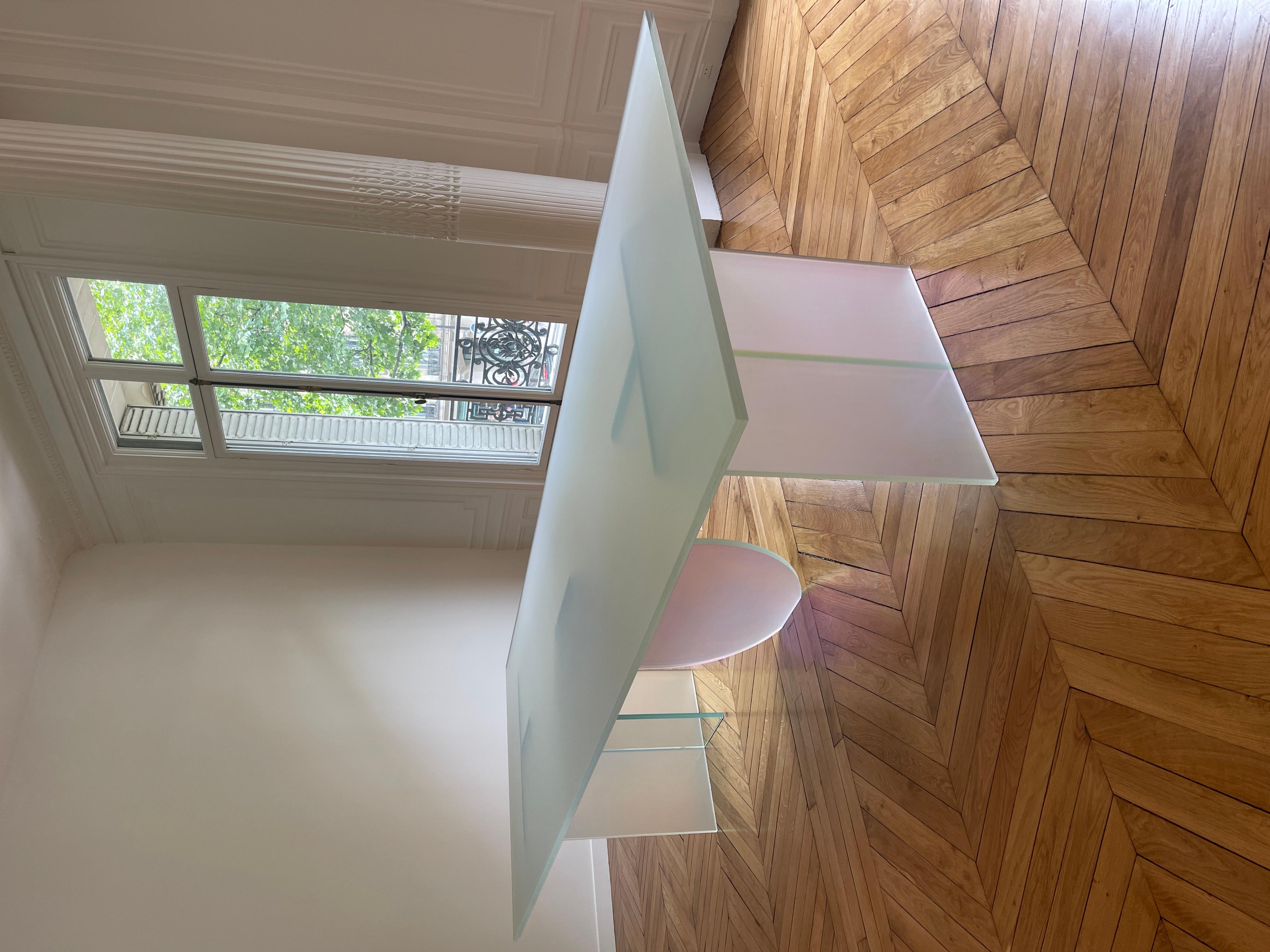 Contemporary Large Dining Table in Dichroic Satin Glass In New Condition For Sale In London, GB