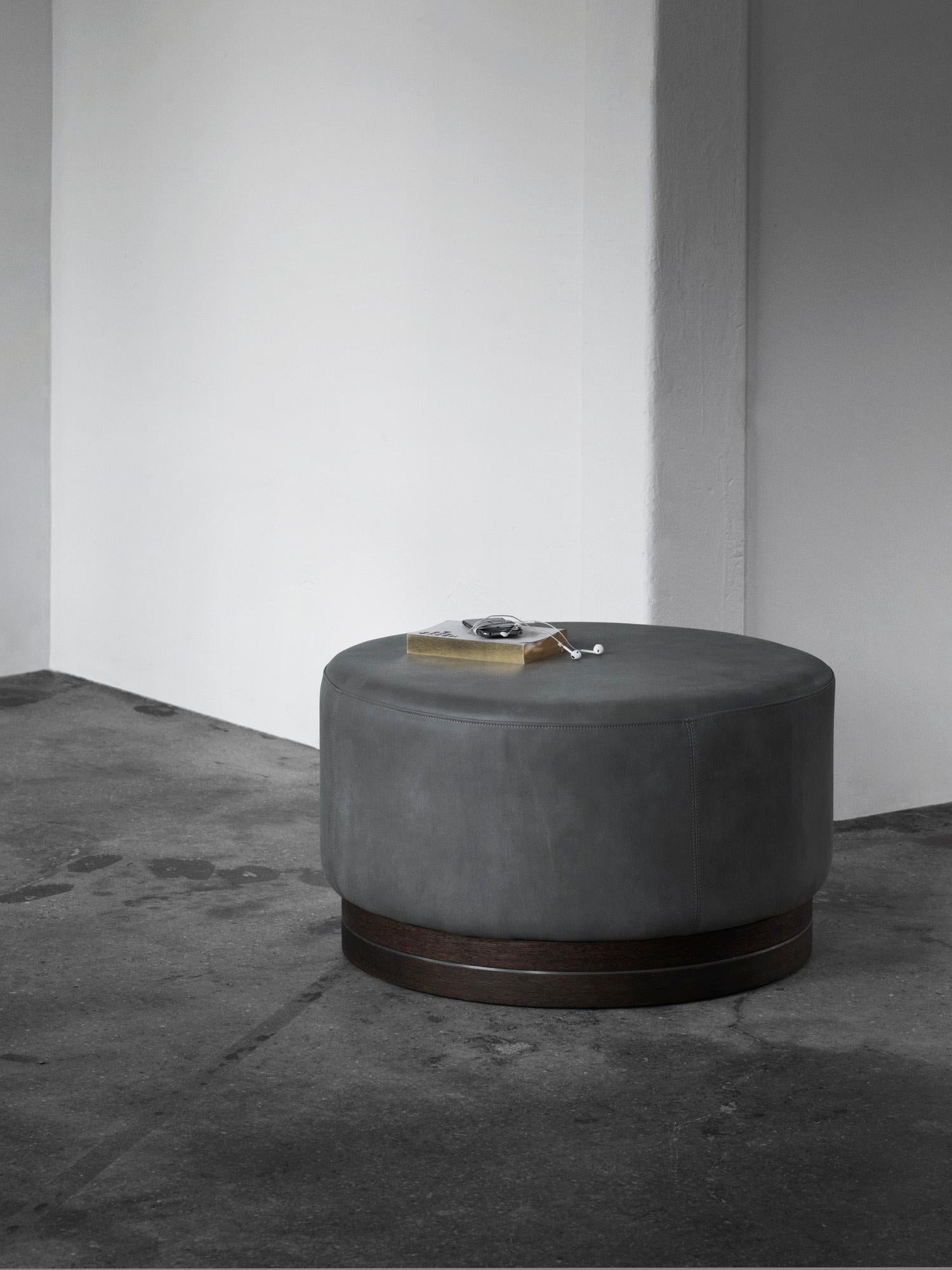 Modest in design yet solid in form, the handmade La Sorella pouf is a modern interpretation of the classic pouf. With its sculptural presence and soft textures, the pouf combines art and functionality. The use of natural materials of high quality