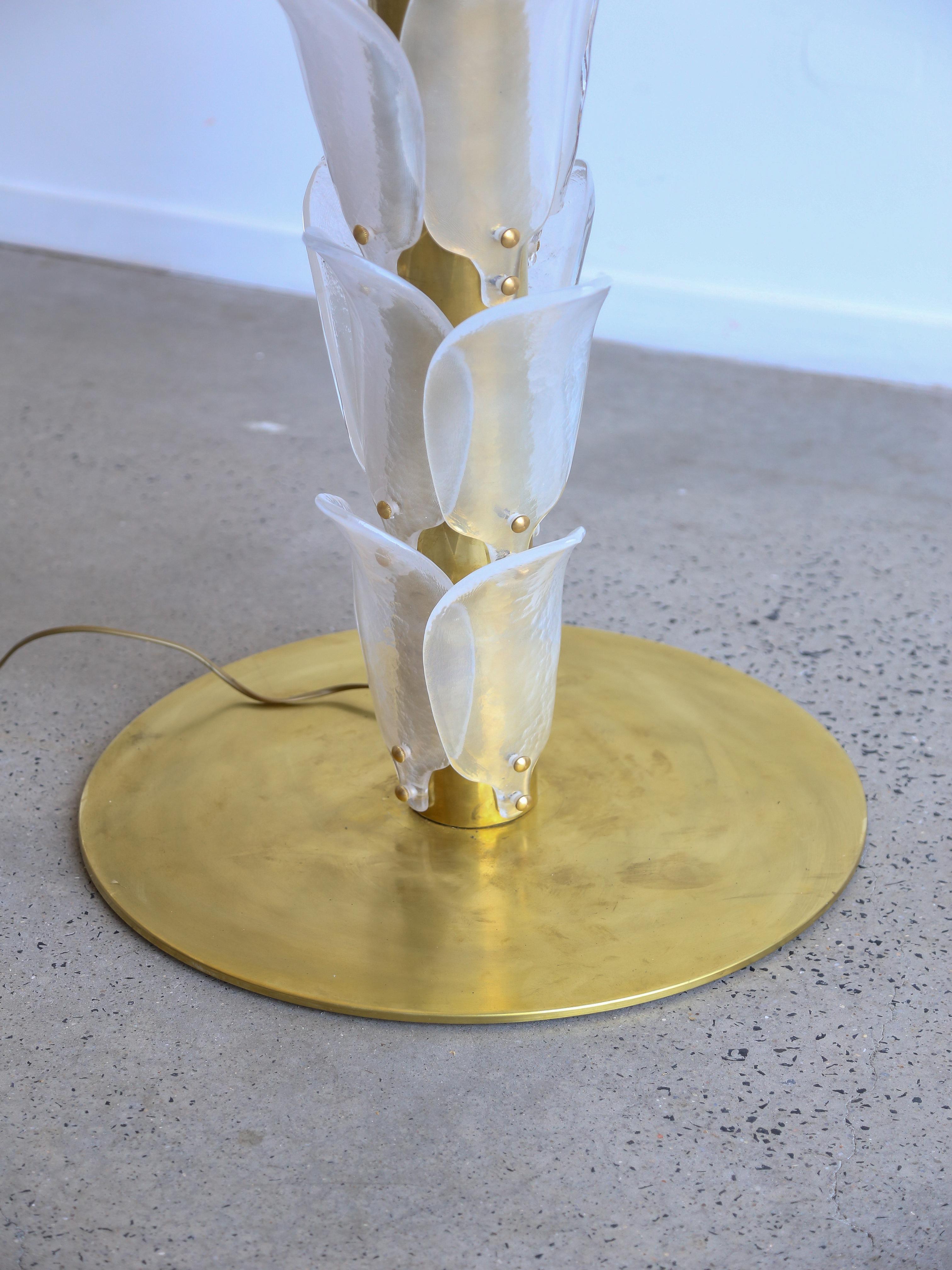 Contemporary Large White Murano Glass & Brass Floor Palm Lamp im Angebot 4