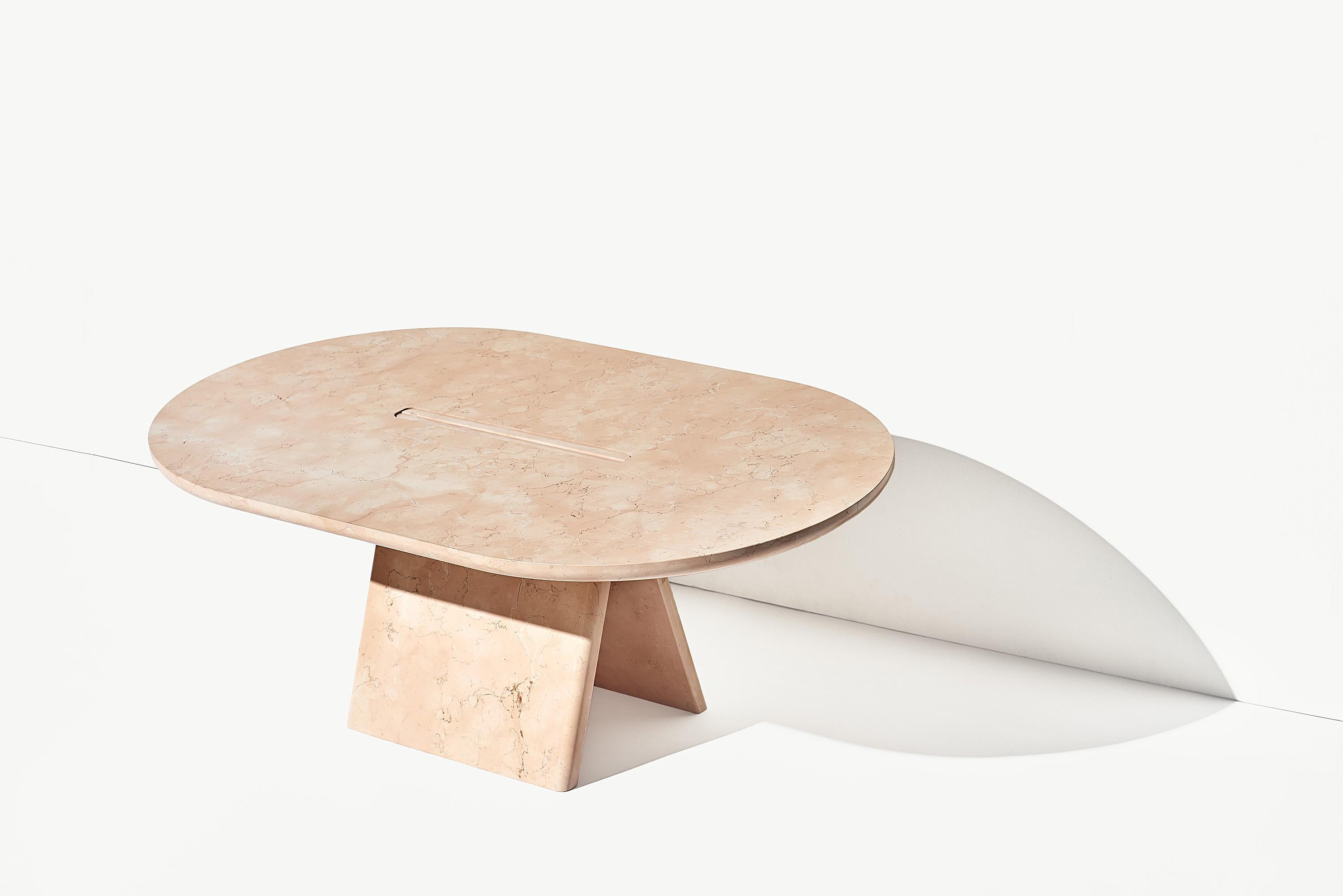 Lásta is a collection of coffee tables made of pink marble stone, typical from the area around Verona, in north of Italy. The pink stones had been used for centuries in the mountains north of Verona. The peculiarity of the material is that is