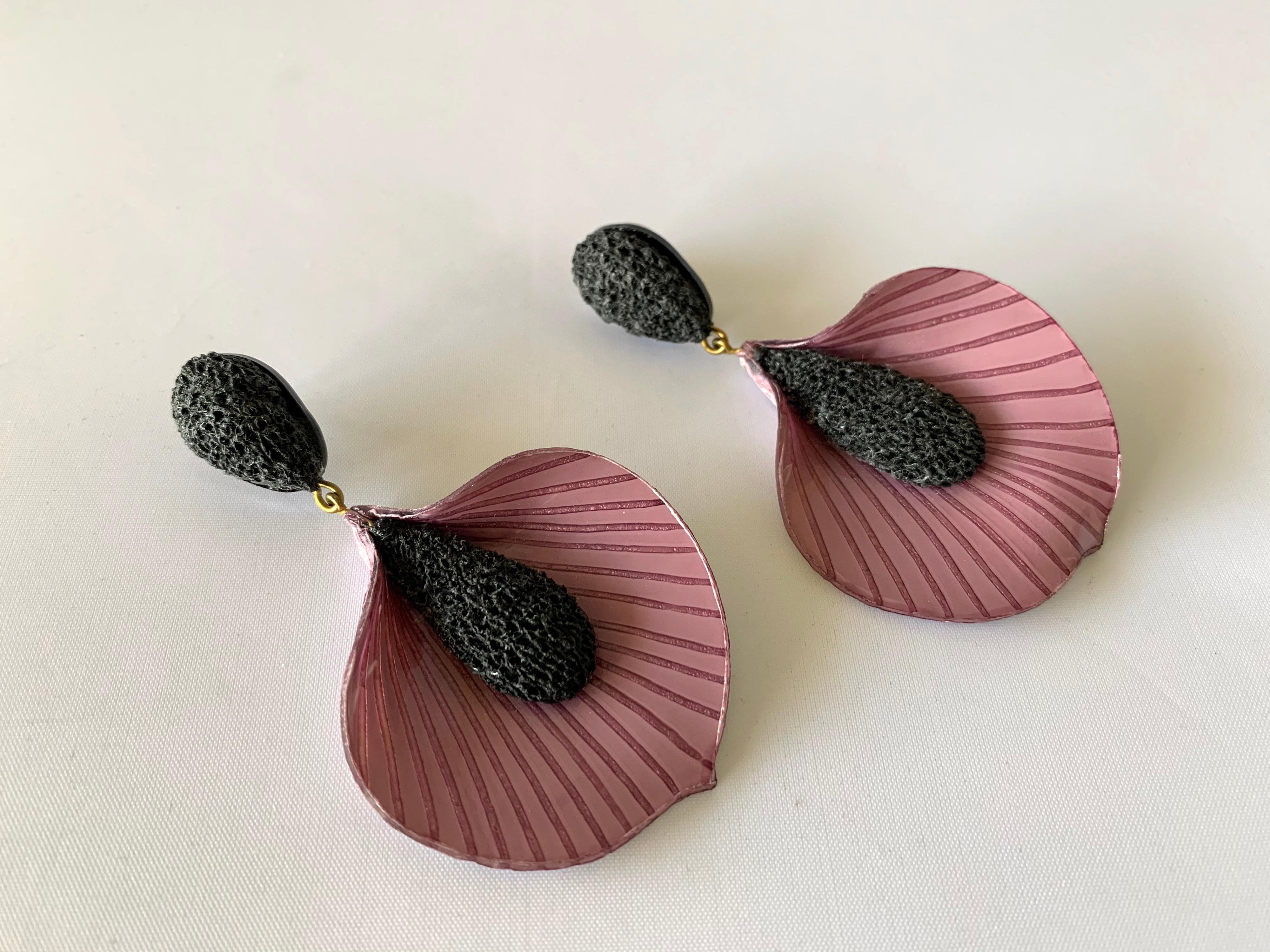 Women's Contemporary Lavender Lily Statement Earrings 