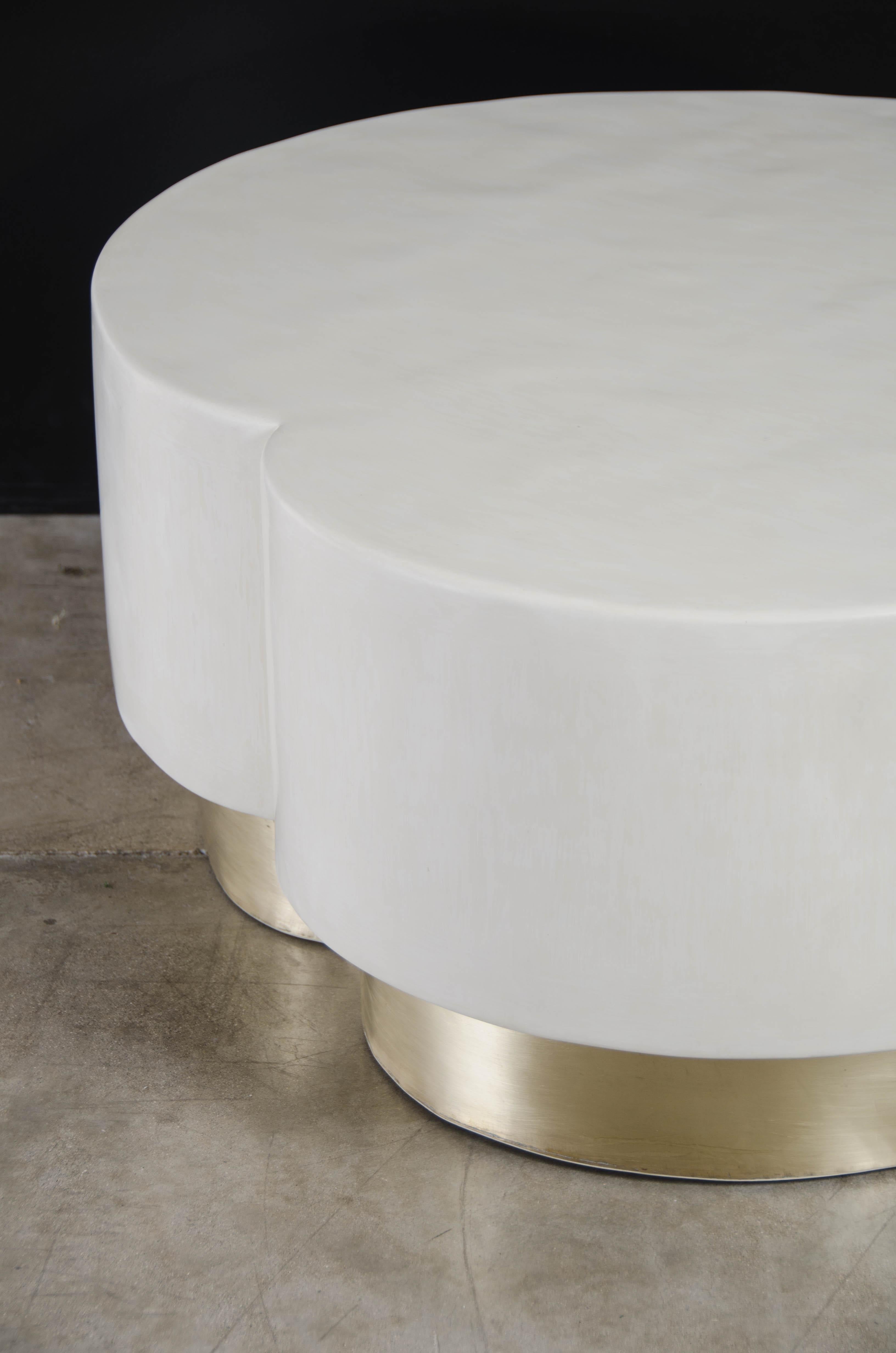 Contemporary Leaf Design Cocktail Table in Cream Lacquer w/ Brass by Robert Kuo For Sale 1