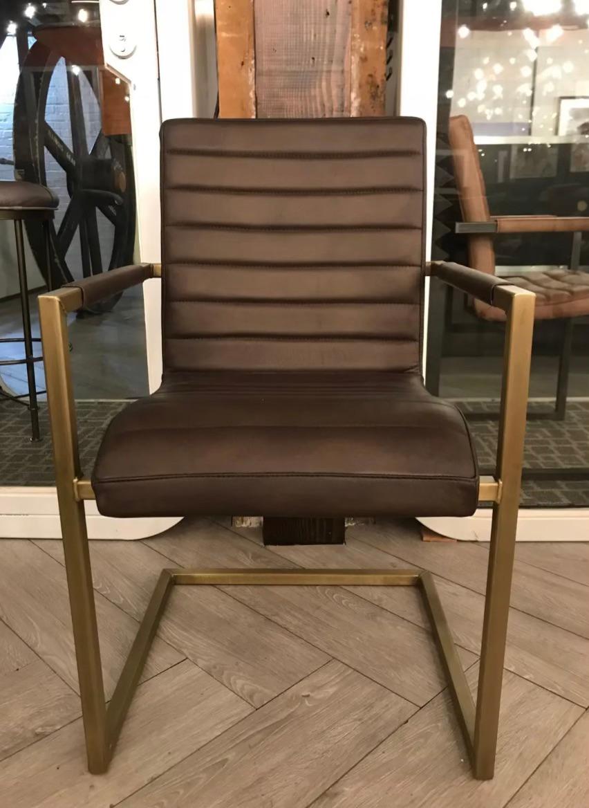 Contemporary Leather Chair  In Good Condition For Sale In Sausalito, CA