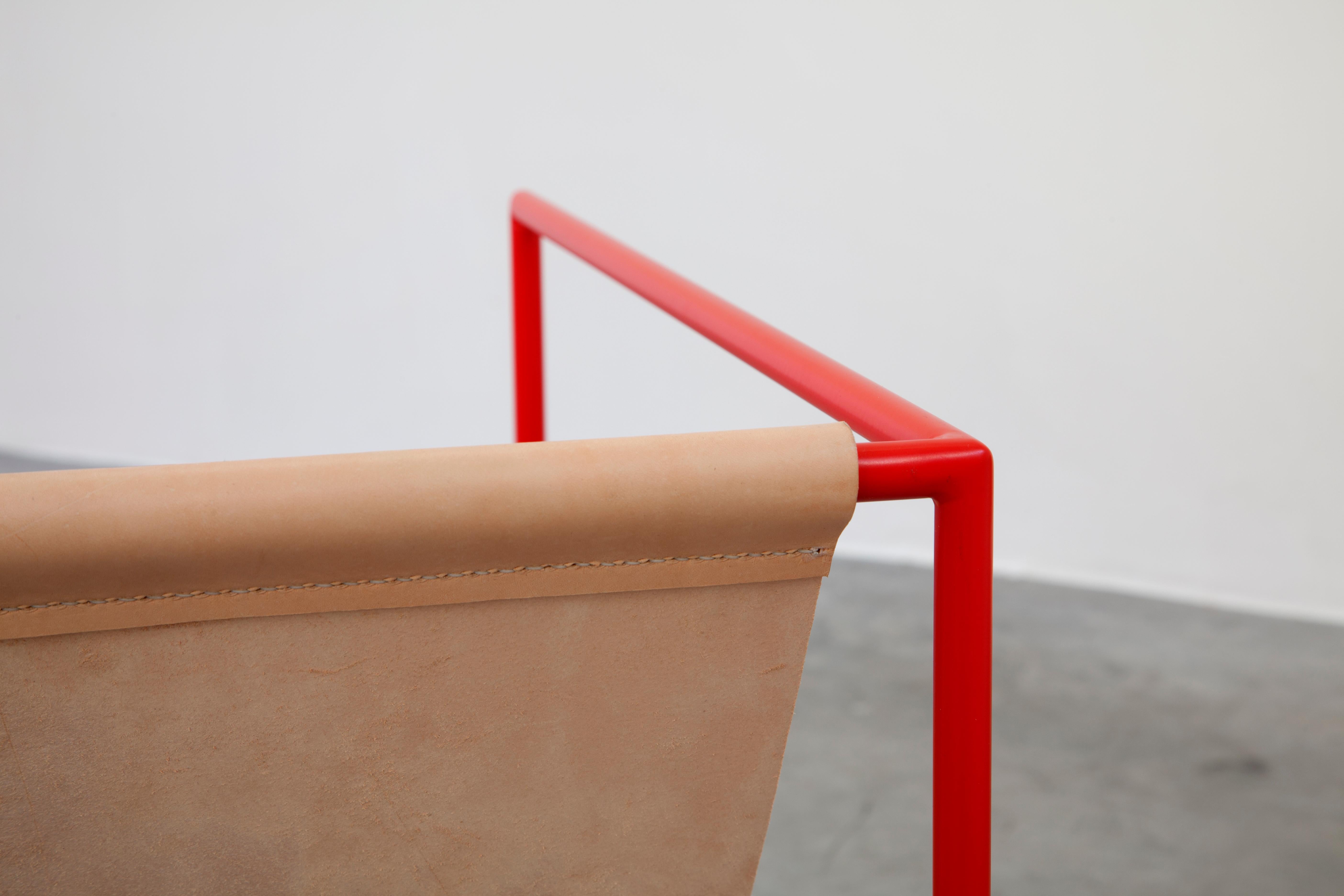Chaise longue contemporaine en cuir 'Solo Seat' par Muller Van Severen, châssis rouge en vente 12