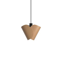 Zeitgenössische Leder-Pendelleuchte „Flip“ von Sebastian Herkner x AGO, Natur