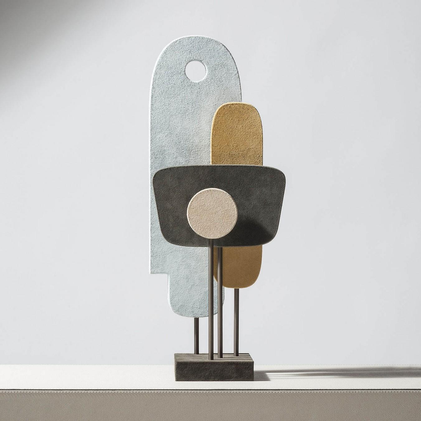 Zeitgenössische Lederskulptur - tabou 1 von Stephane Parmentier für Giobagnara.

Diese zeitgenössischen Totems, eine Mischung aus Space-Age-Design und Stammeskunst, sind großartige Dekorationsstücke, die eine Verbindung zwischen Abstraktion und