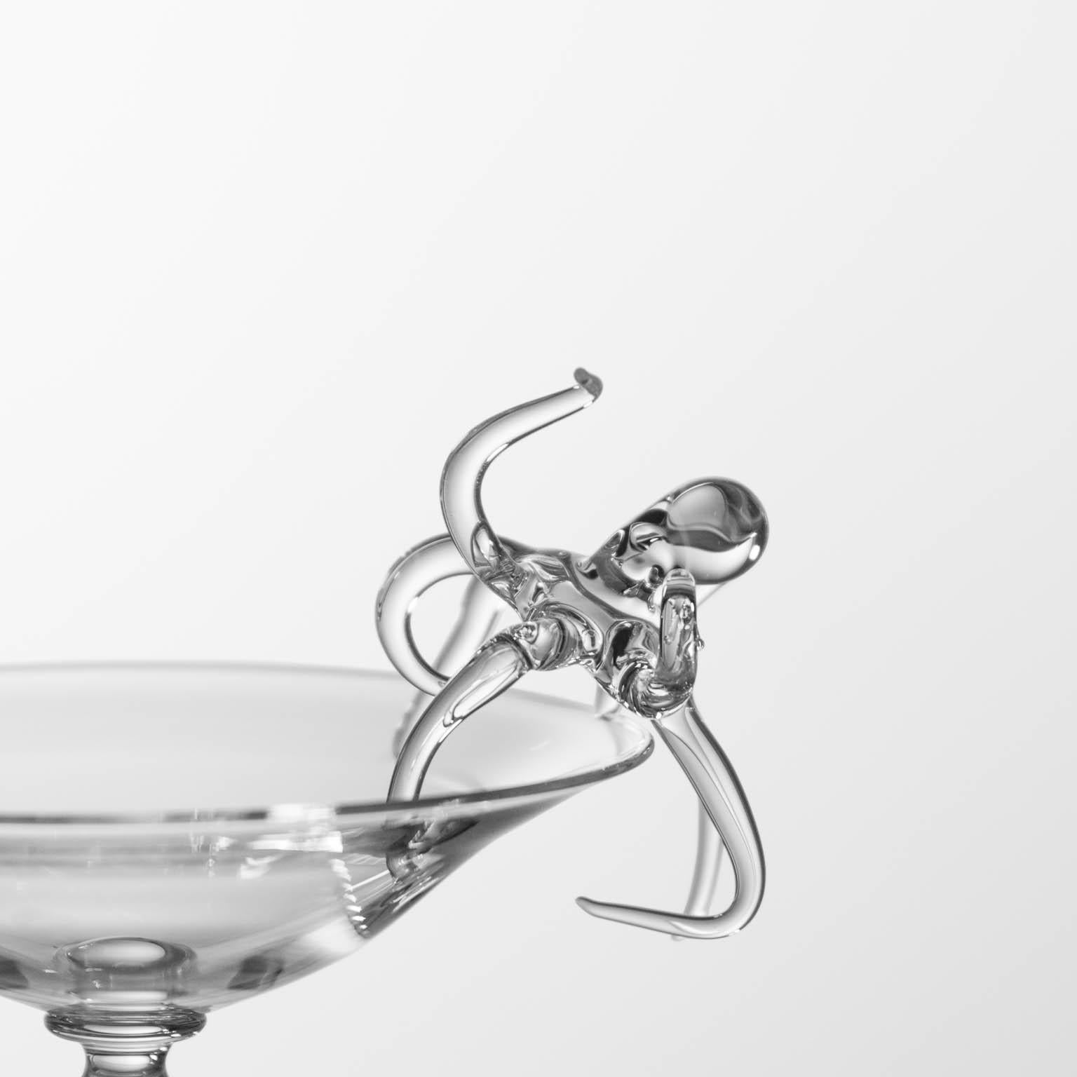 Vetro soffiato Calice contemporaneo Leggerezza Octopus, scultura in vetro soffiato a mano di una creatura marina in vendita