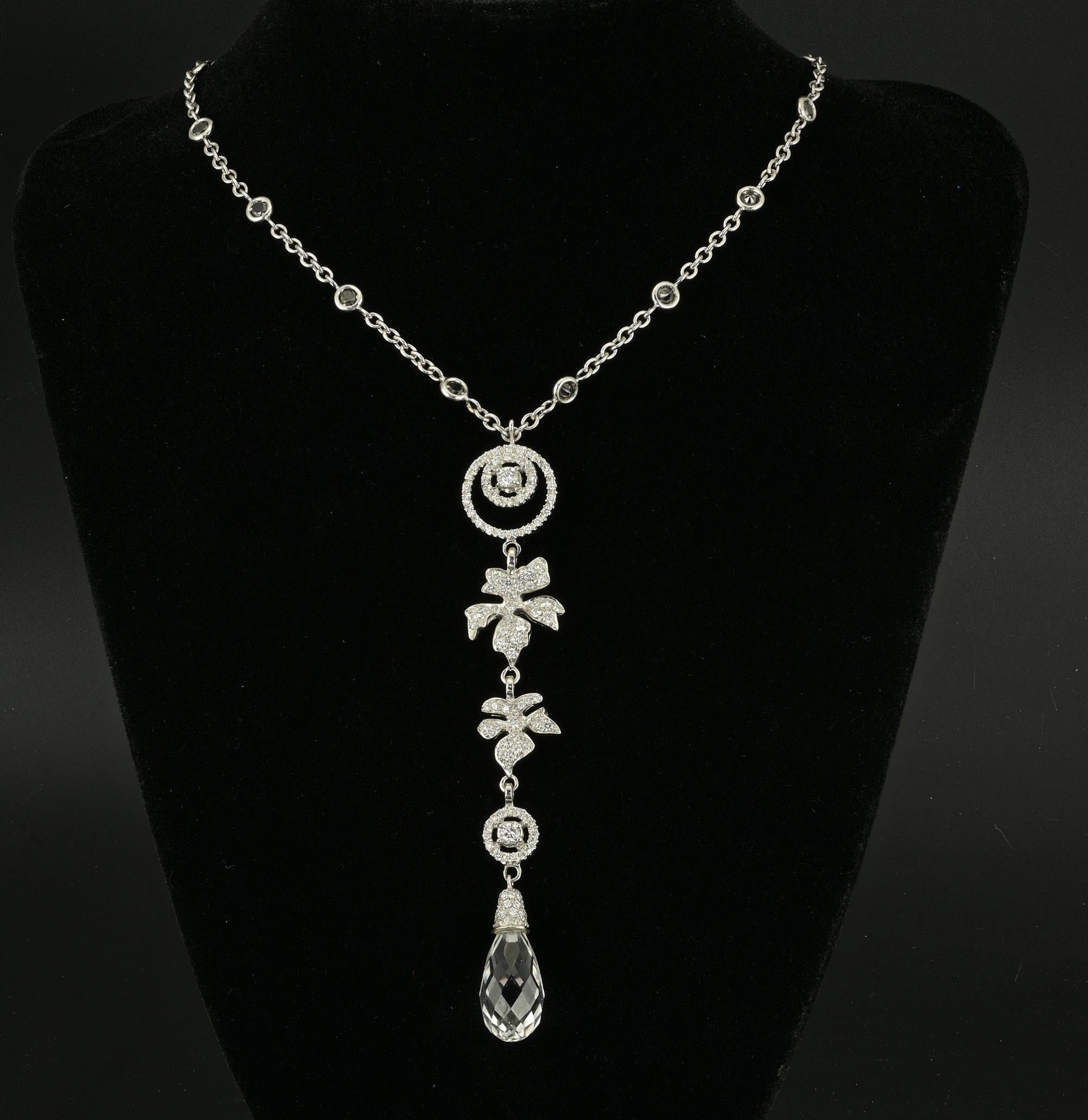 Beautiful contemporary Diamond necklace signed Leo PIzzo
Exquisitely hand crafted of solid 18 KT white gold
Tasteful made by nature inspired design, comprising  a mix of Diamond target motifs alternated by graduated Diamond Ivy leaf and final