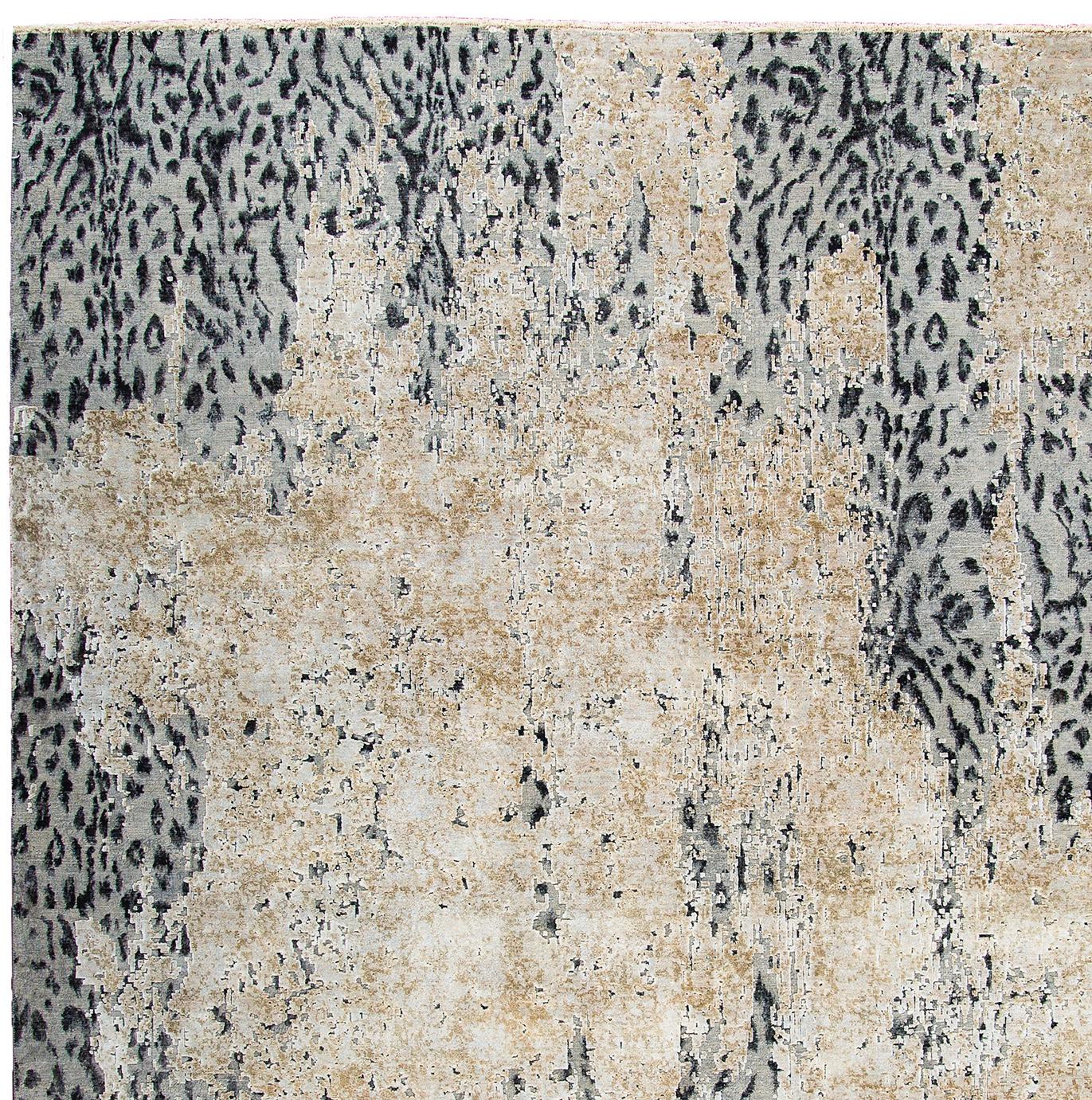 Contemporary Leopard Wool and Silk Hand-Knotted Indian Rug in Gray and Creme For Sale 2