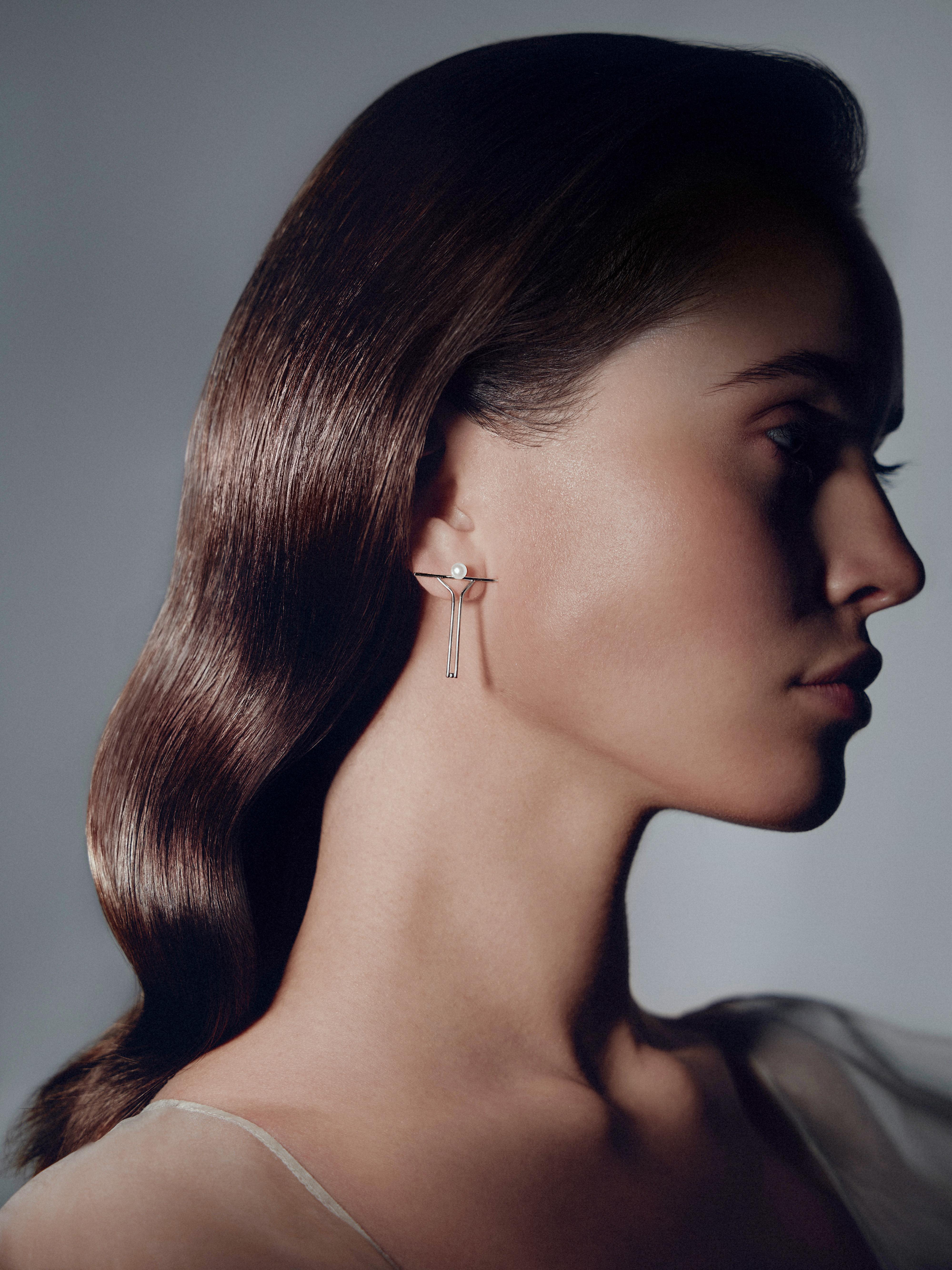 Moderno Orecchini contemporanei con chiusura a leva, minimalisti, per tutti i giorni, in argento con perle in vendita