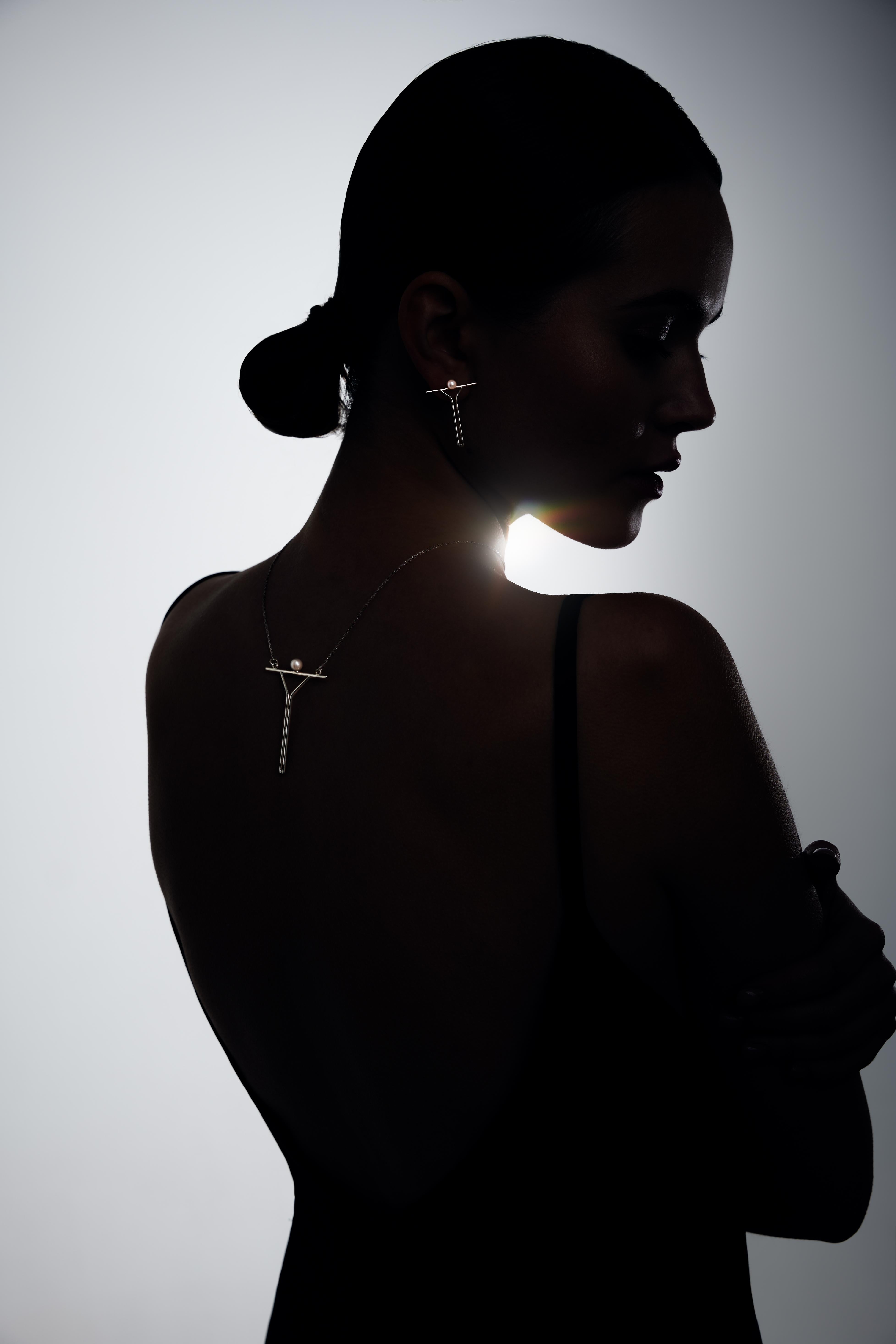 Orecchini contemporanei con chiusura a leva, minimalisti, per tutti i giorni, in argento con perle In condizioni Nuovo in vendita a Vilnius, LT