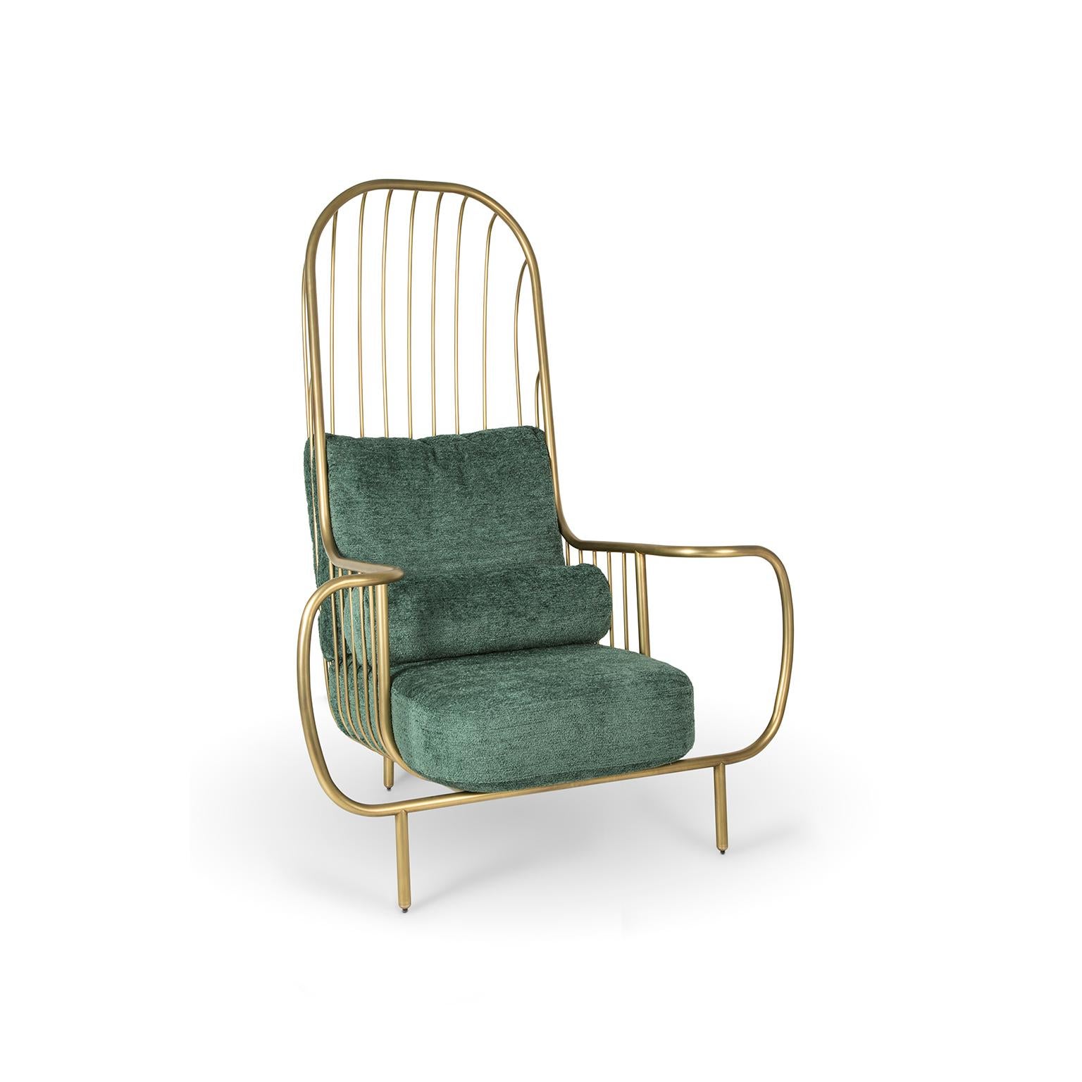 Zeitgenössischer Liberty-Sessel mit hoher Rückenlehne aus gealtertem Messing und grünen Boucl-Kissen (Portugiesisch) im Angebot