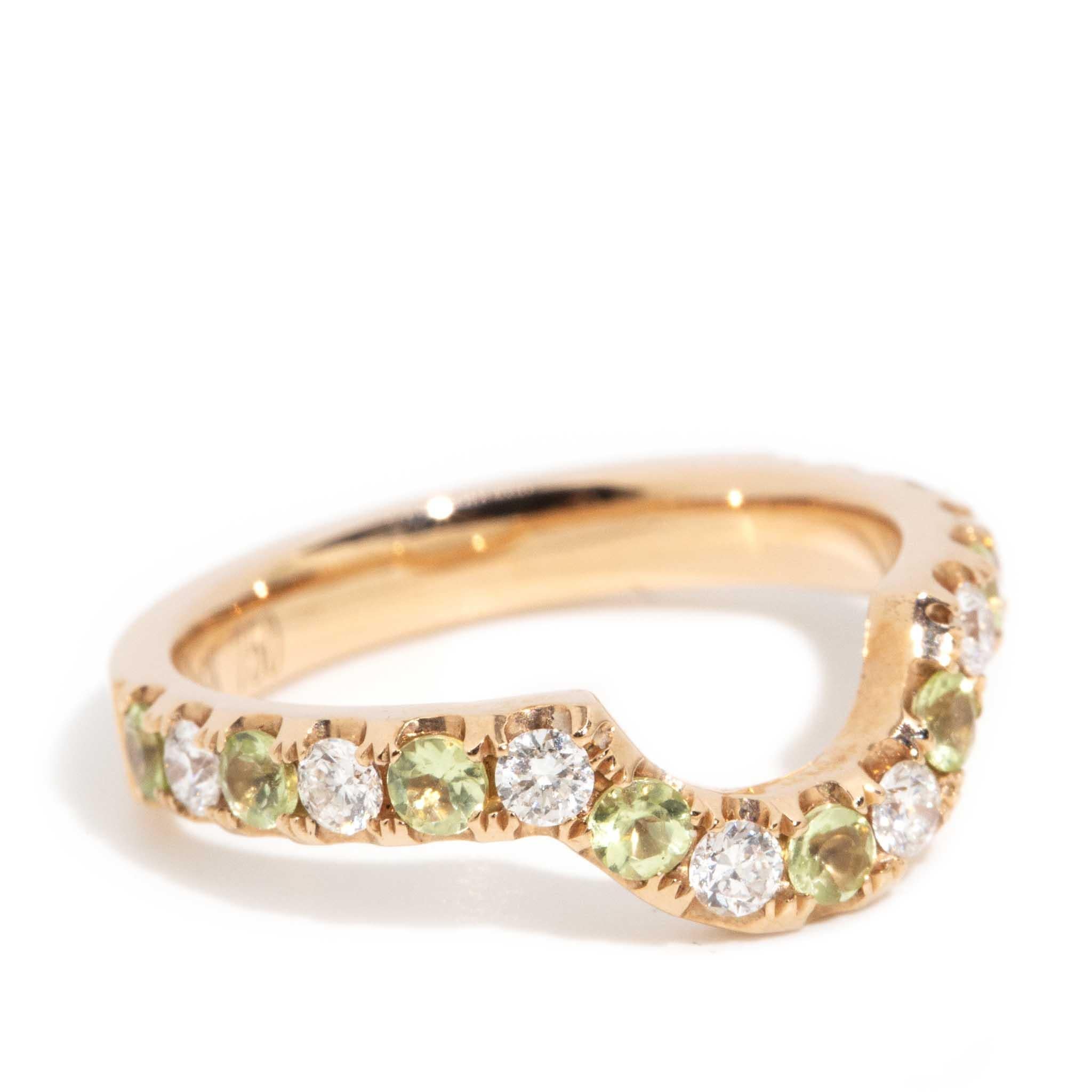Brilliant Cut Contemporary Light Green Peridot & Diamond Chevron Ring 18 Carat Rose Gold For Sale