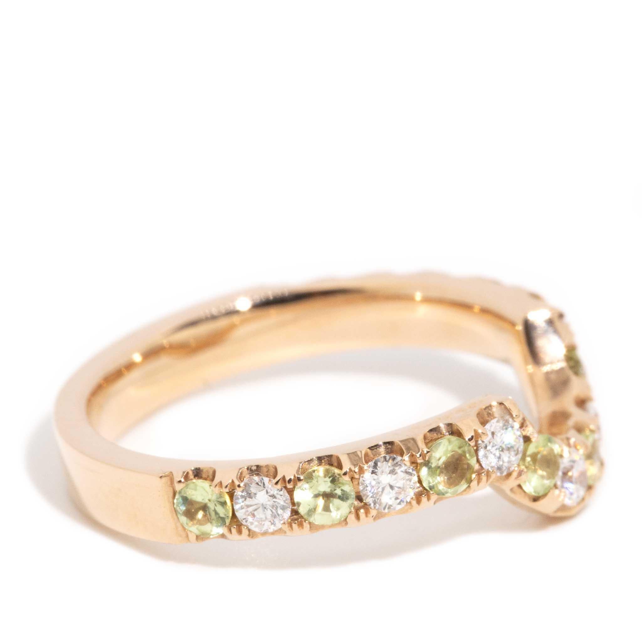 Contemporary Light Green Peridot & Diamond Chevron Ring 18 Carat Rose Gold For Sale 3