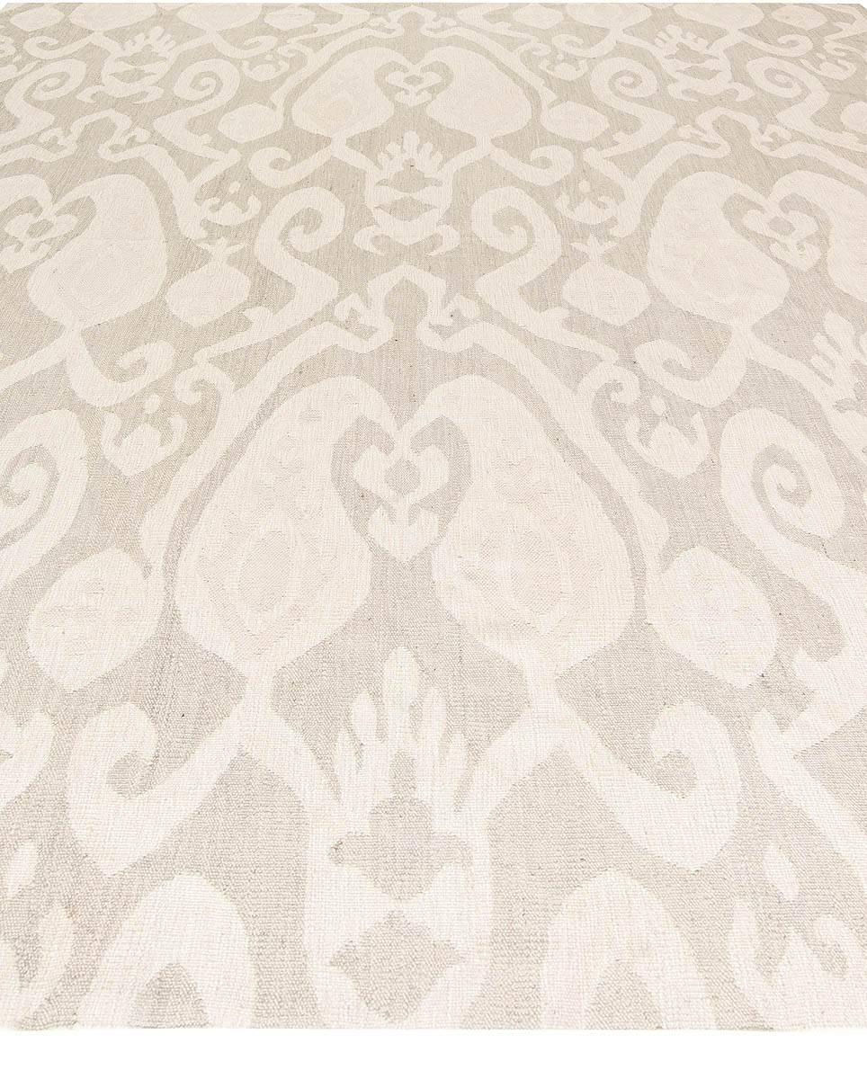 Chinese Contemporary Light Grey Handmade Wool Kilim Rug by Doris Leslie Blau For Sale