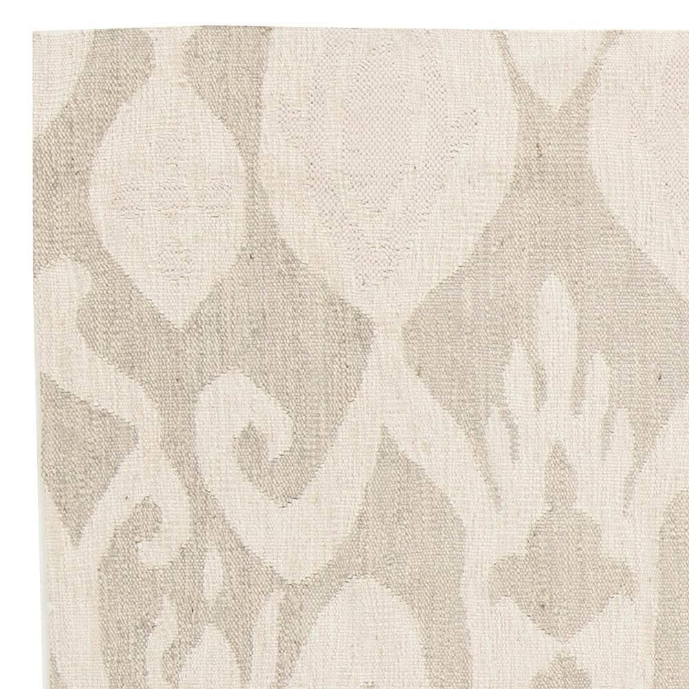 Contemporary Light Grey Handmade Wool Kilim Rug by Doris Leslie Blau For Sale 2