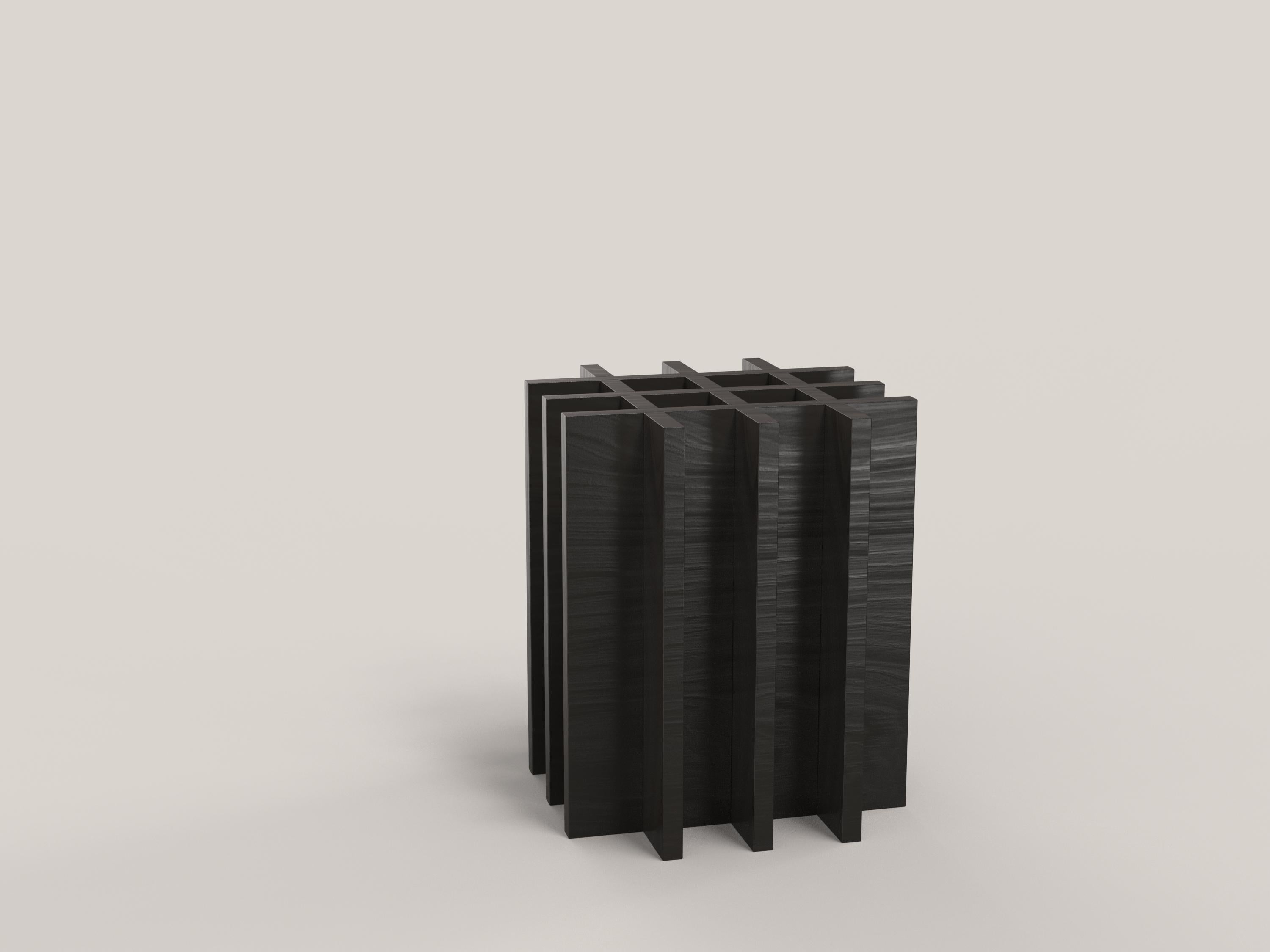 Zeitgenössischer Hocker aus schwarzem Holz in limitierter Auflage, Arca V1 von Edizione Limitata im Zustand „Neu“ im Angebot in Milano, IT